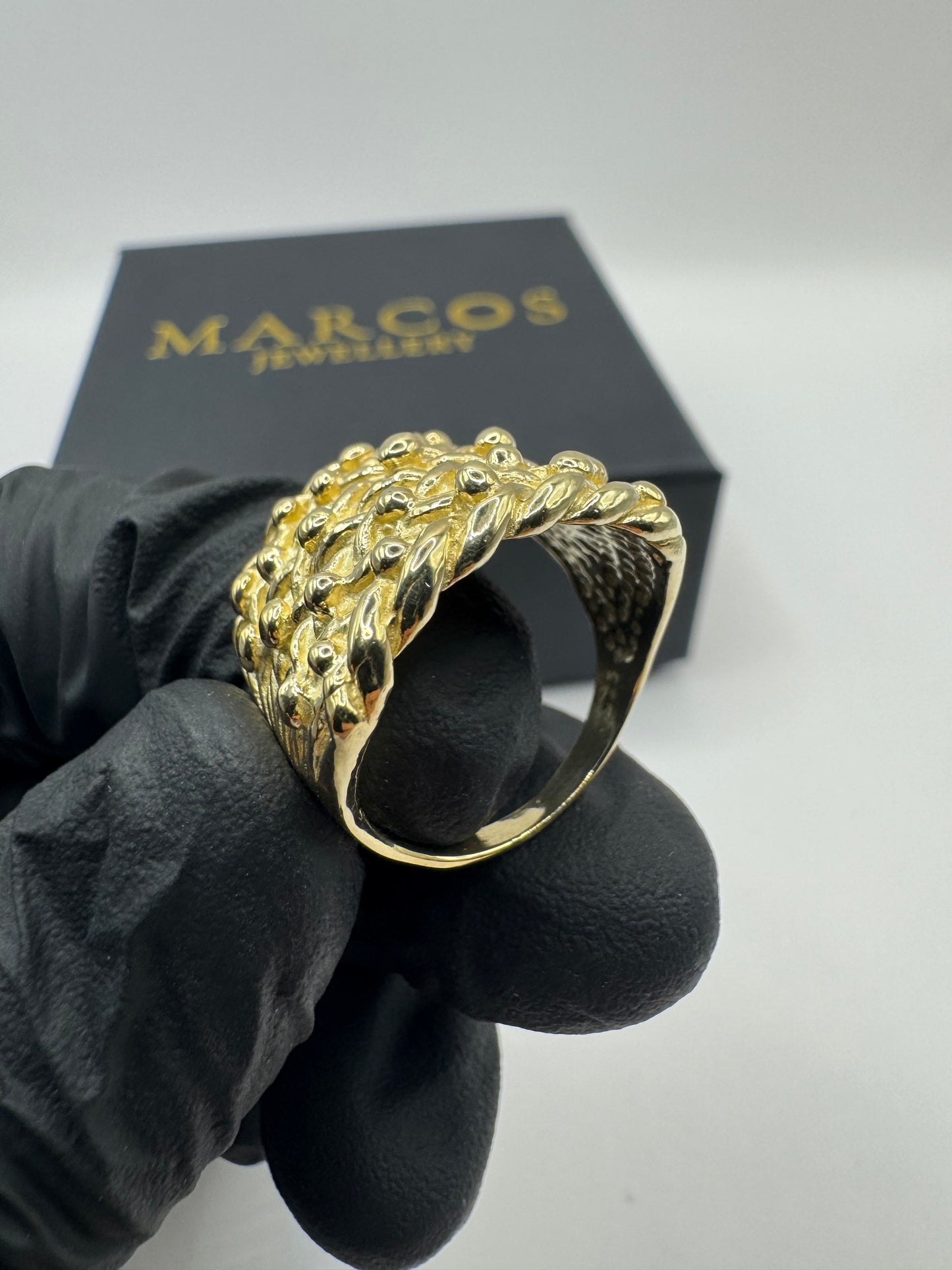 9ct Gold Keeper Ring Size S 11.28g