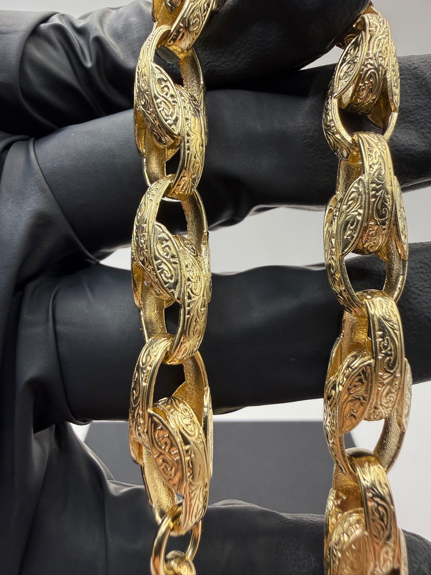 9ct Gold Tulip Bracelet 8.75" 9mm 26.6g