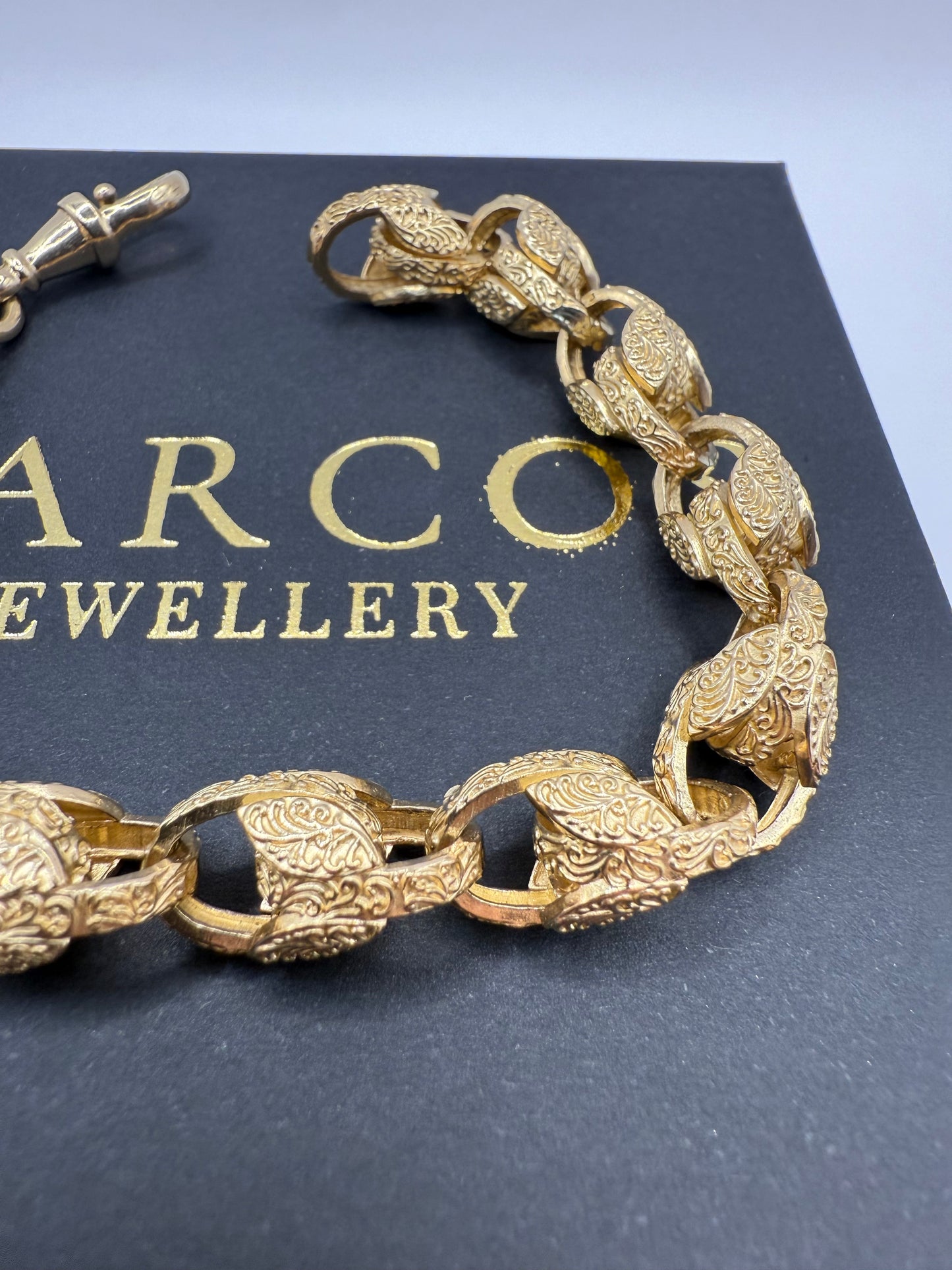 9ct Gold Tulip Bracelet 8" 10mm 28.08g