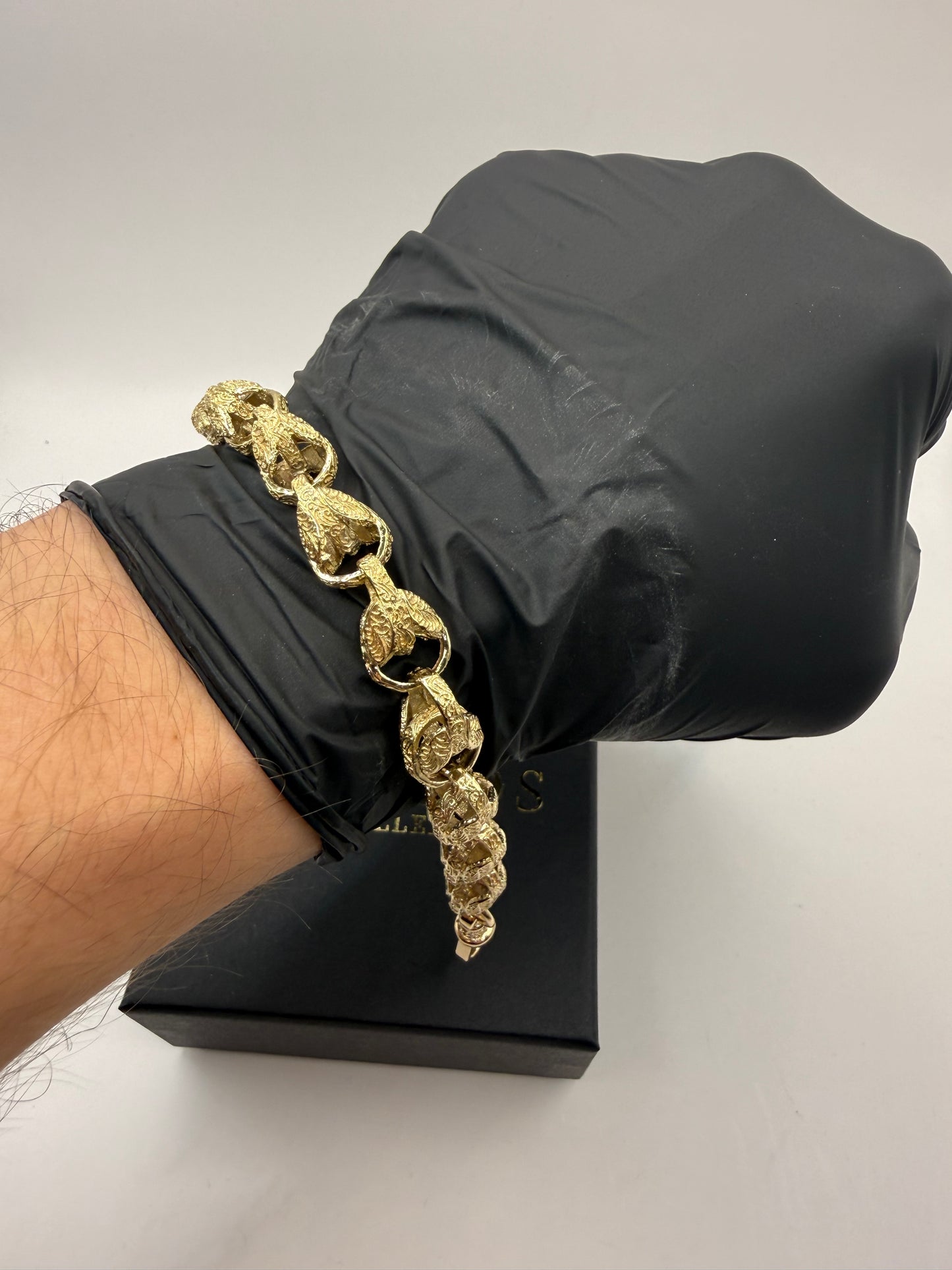 9ct Gold Tulip Bracelet 9" 11mm 34.4g