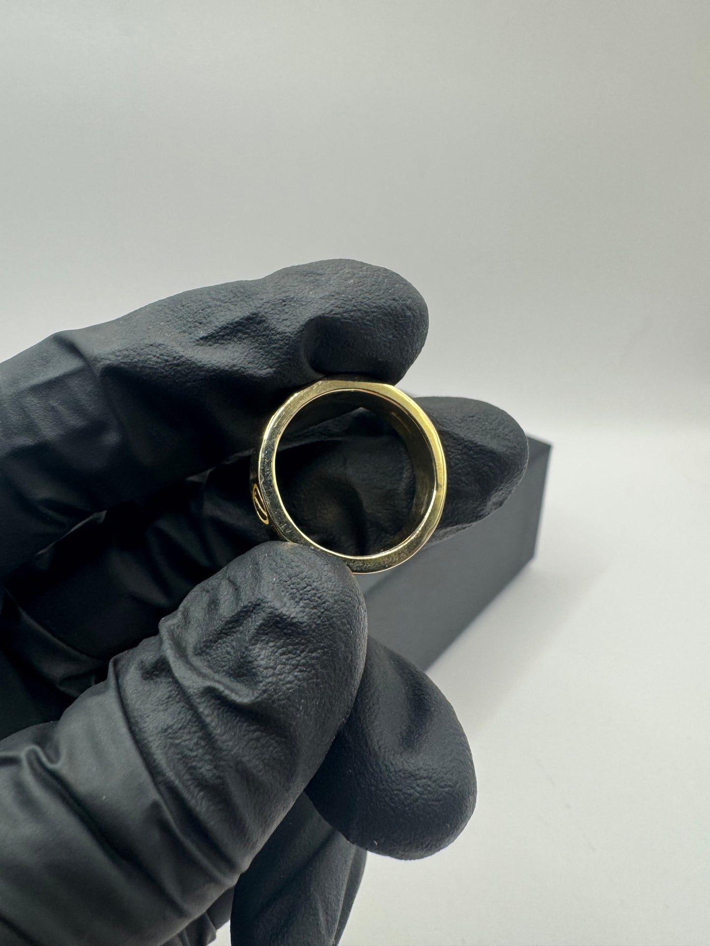 9ct Gold Designer Style Ring Size O 6.29g