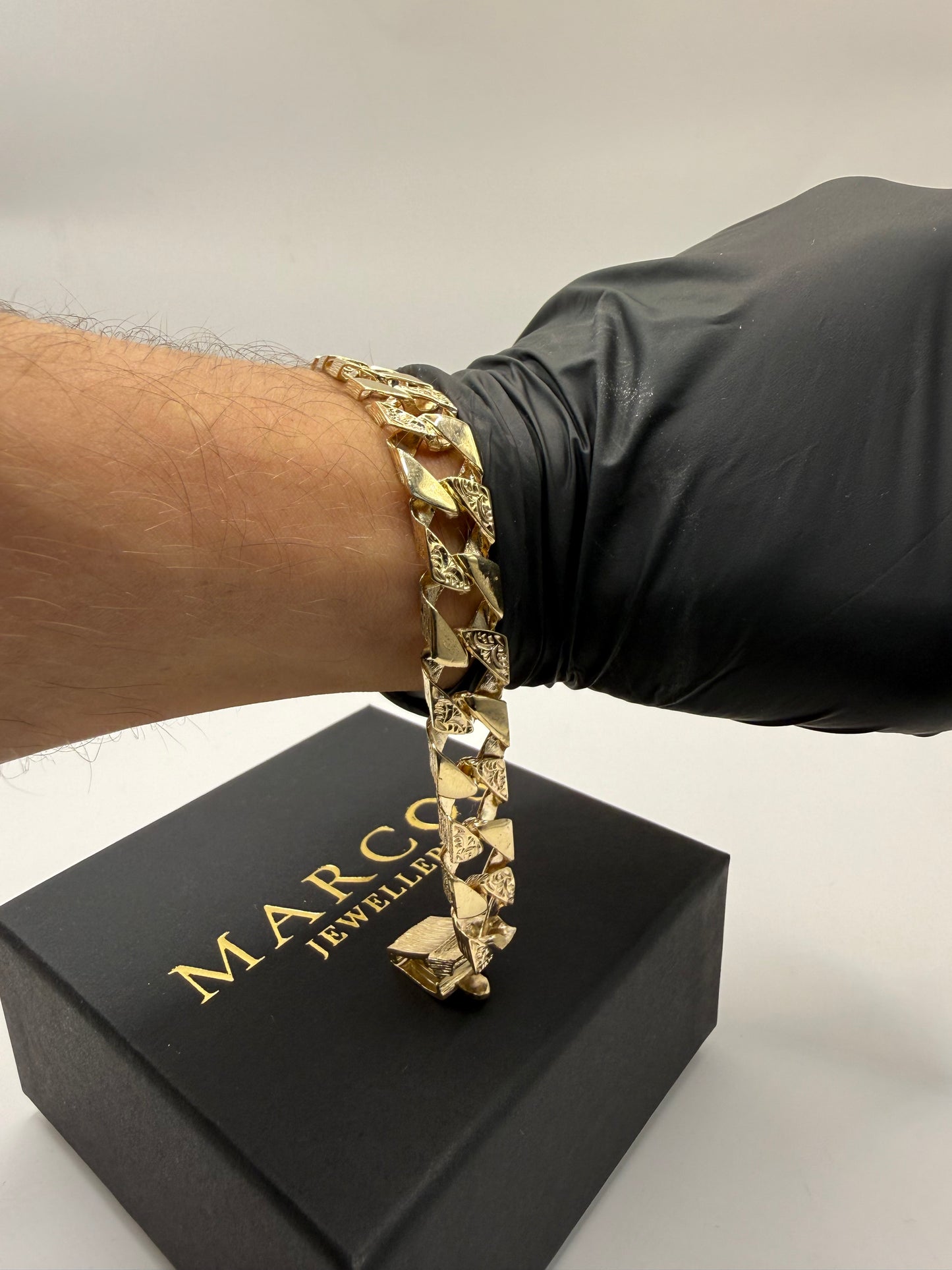 9ct Gold Chaps Bracelet 8.5" 12.5mm 28.97g