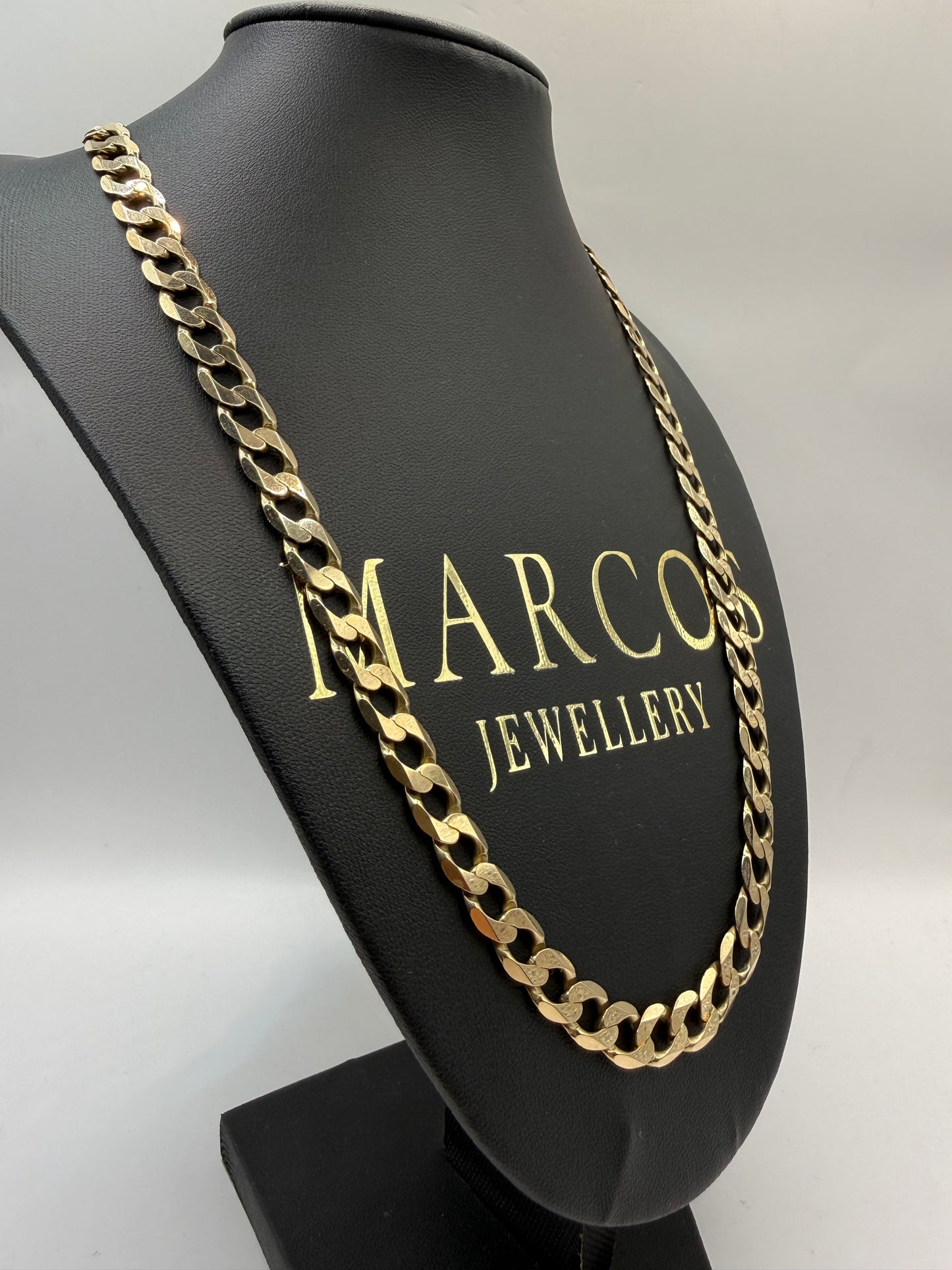 9ct Gold Curb Chain 22.25" 9mm 44.44g
