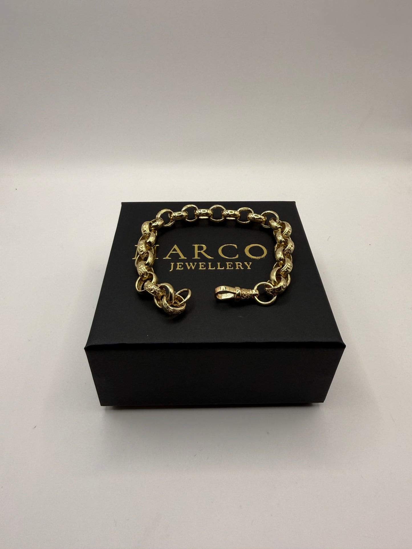 9ct Gold Belcher Bracelet 9" 10mm 26.54g