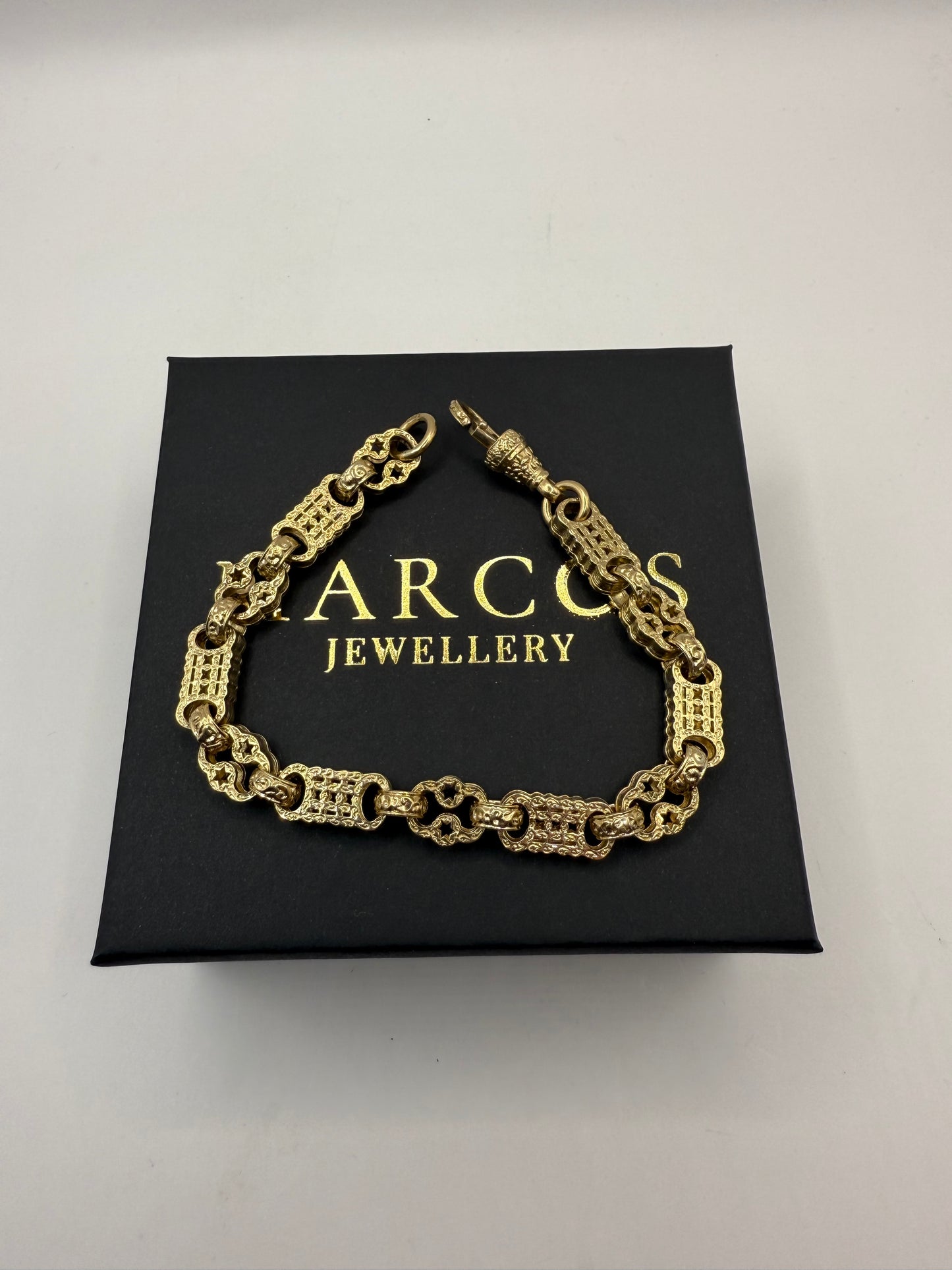 9ct Gold Stars Bars Bracelet 9.25" 9mm 28.2g
