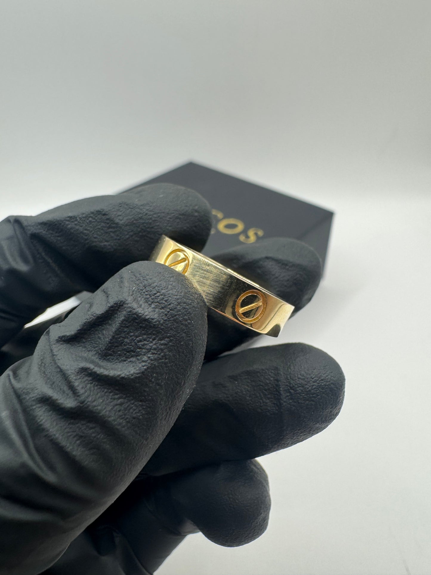 9ct Gold Designer Style Ring Size V-W 7.3g