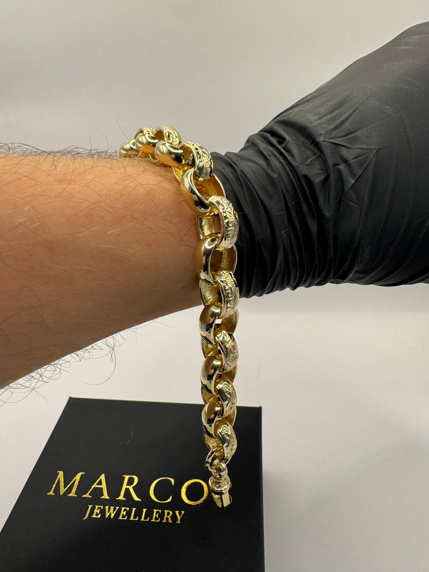 9ct Gold Oval Belcher Bracelet 9.25” 12-14mm 49.75g