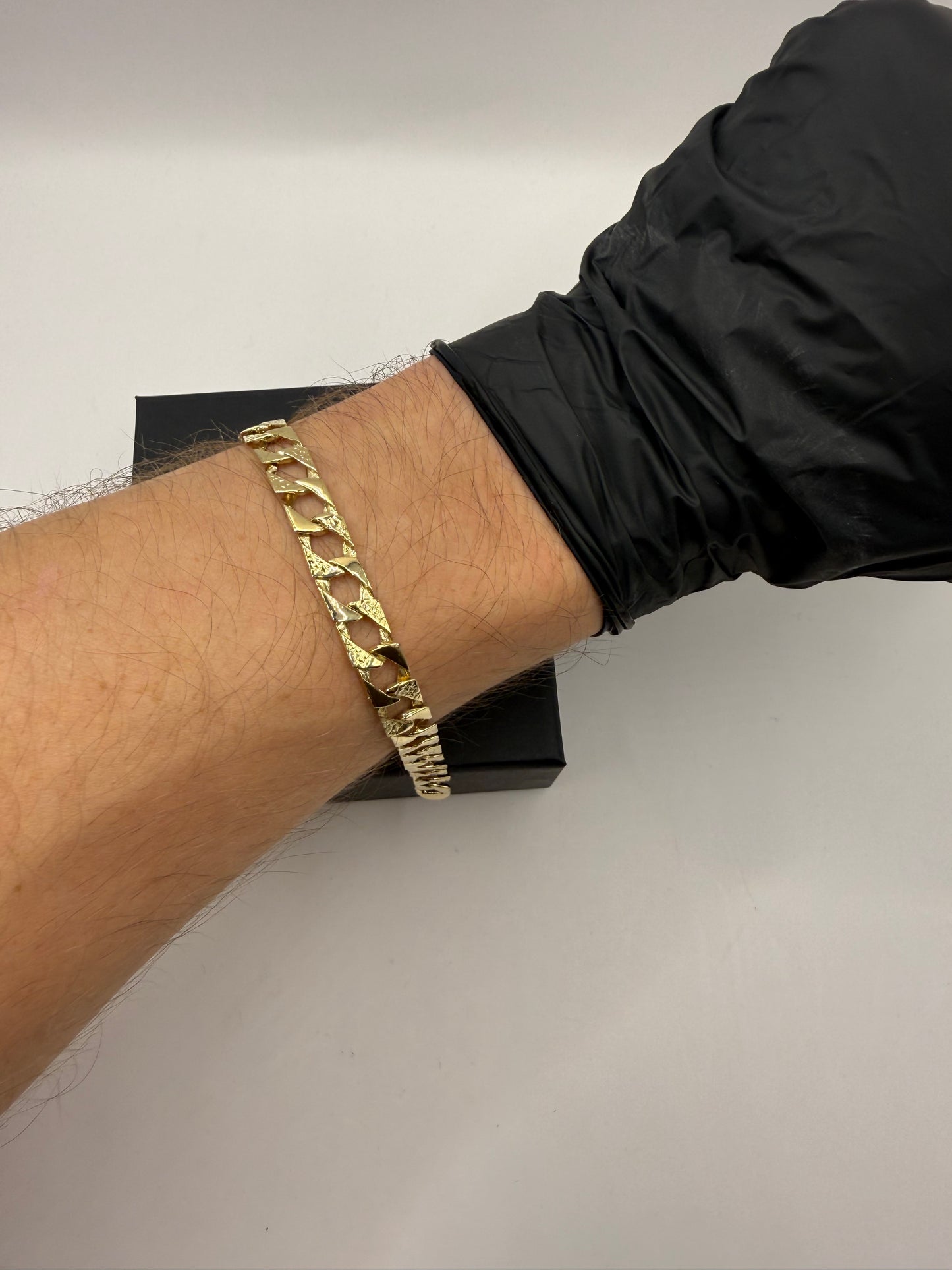 9ct Gold Chaps Bracelet 7" 8mm 8.59g