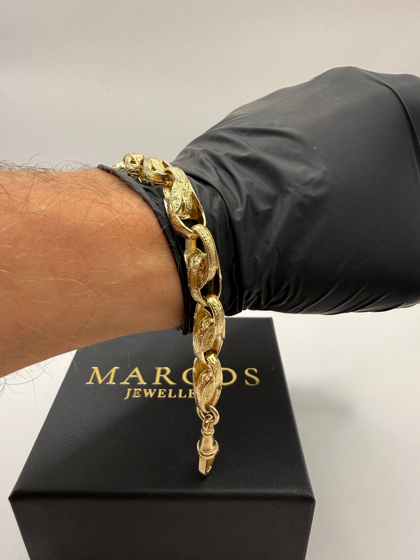 9ct Gold Tulip Bracelet 8.75" 9mm 26.6g