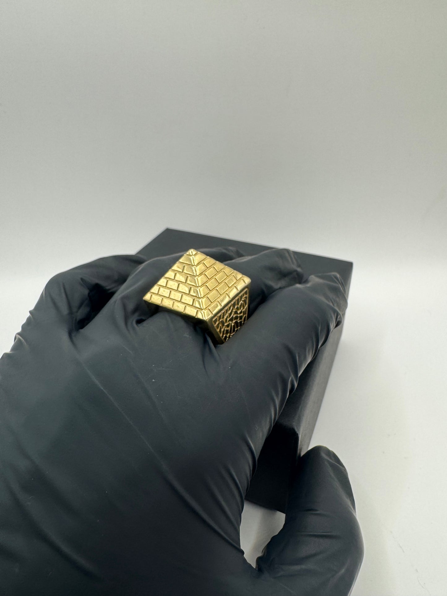 9ct Gold Pyramid Ring Size X-Y 26.45g