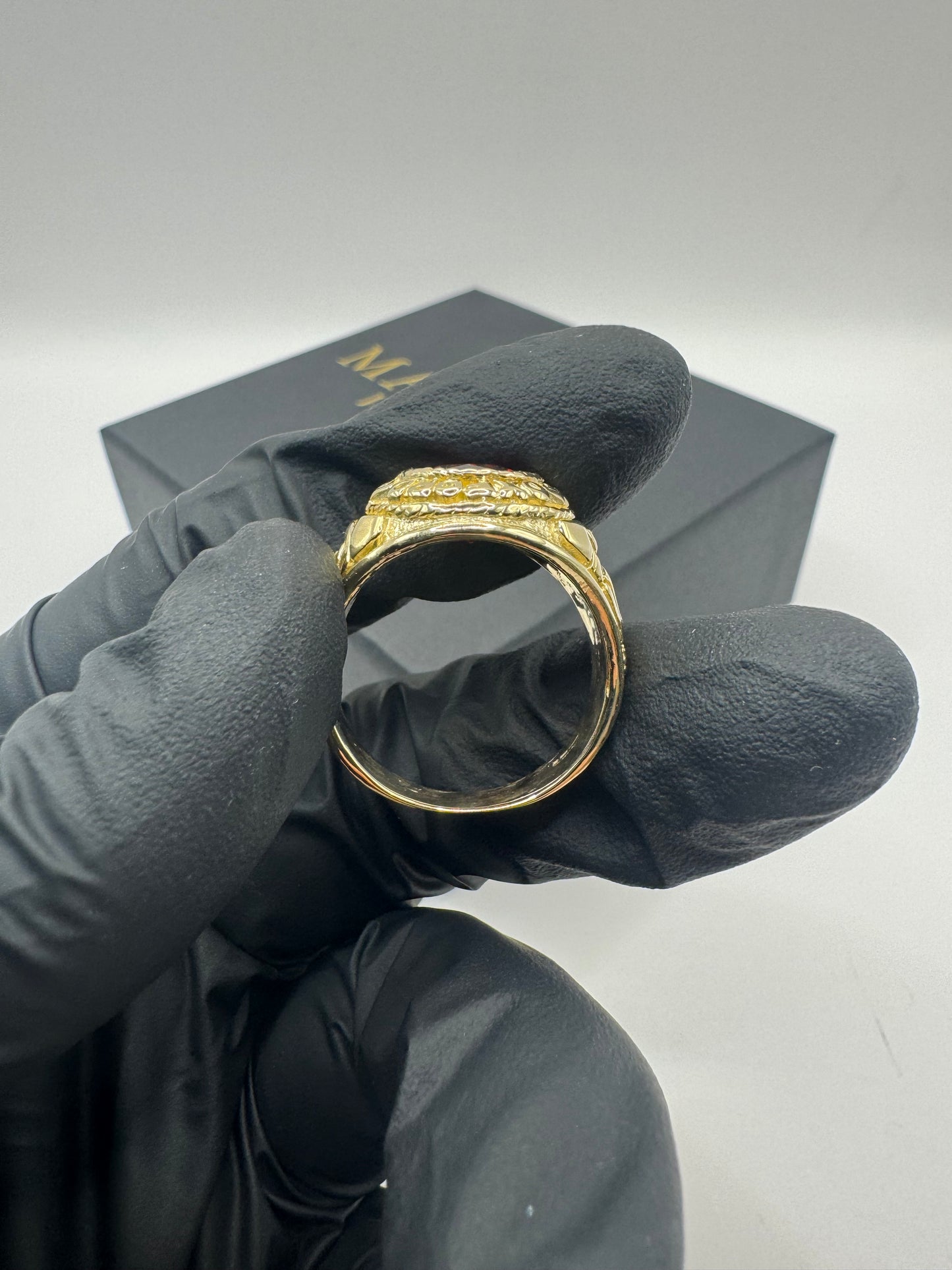 9ct Gold College Ring in Red Size X 11.85g