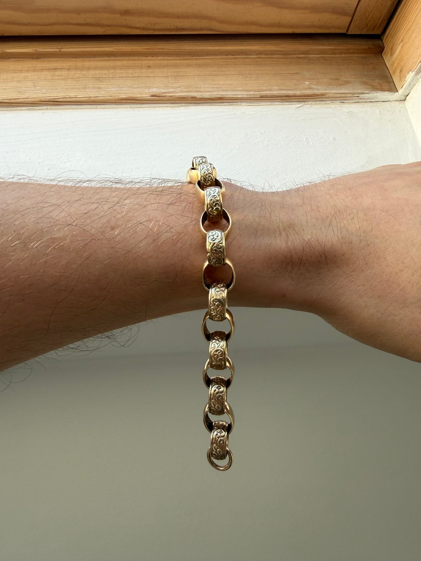 9ct Gold Oval Belcher Bracelet 9” 12-14mm 34g