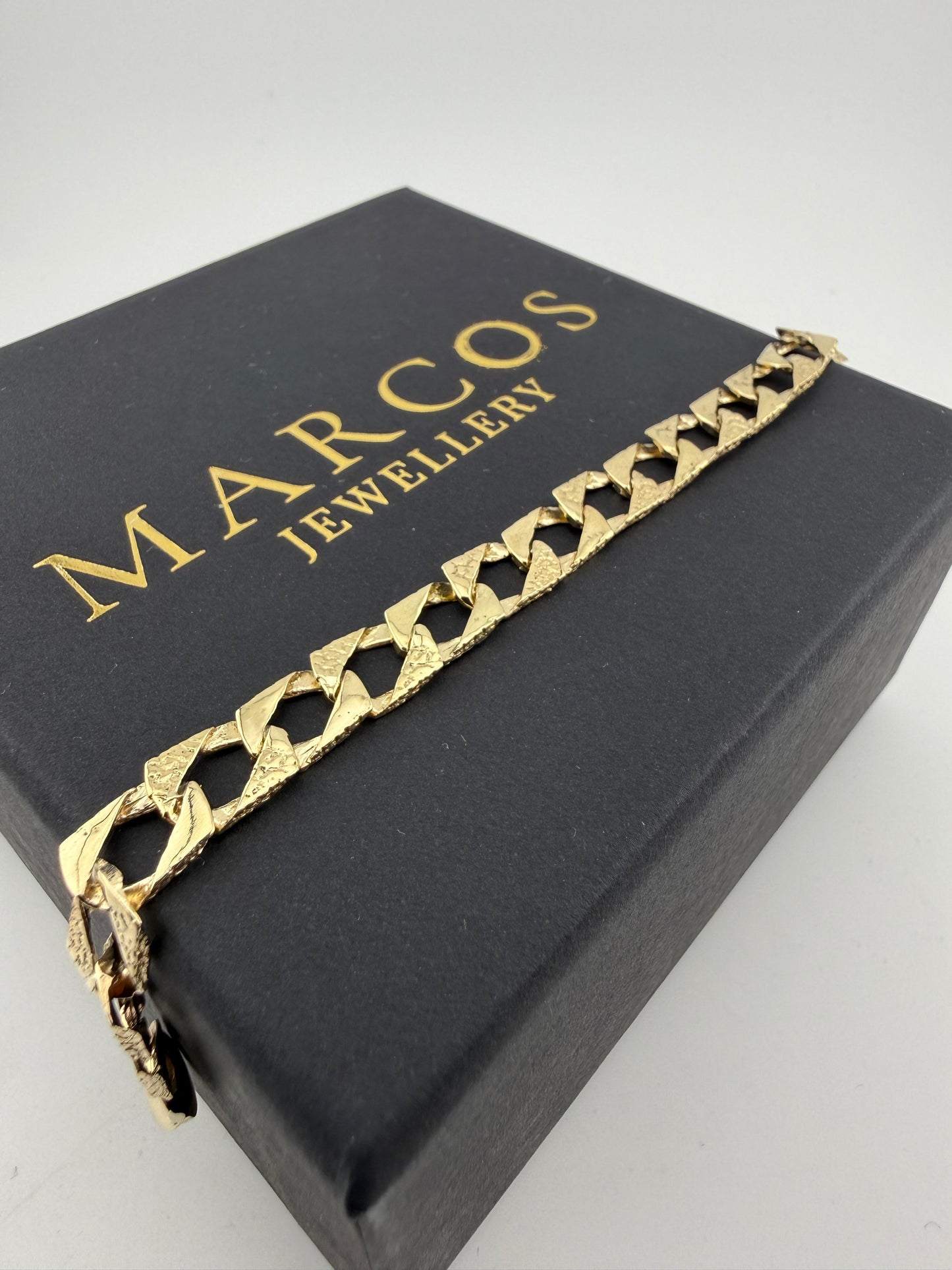 9ct Gold Chaps Bracelet 6.4" 8mm 8g