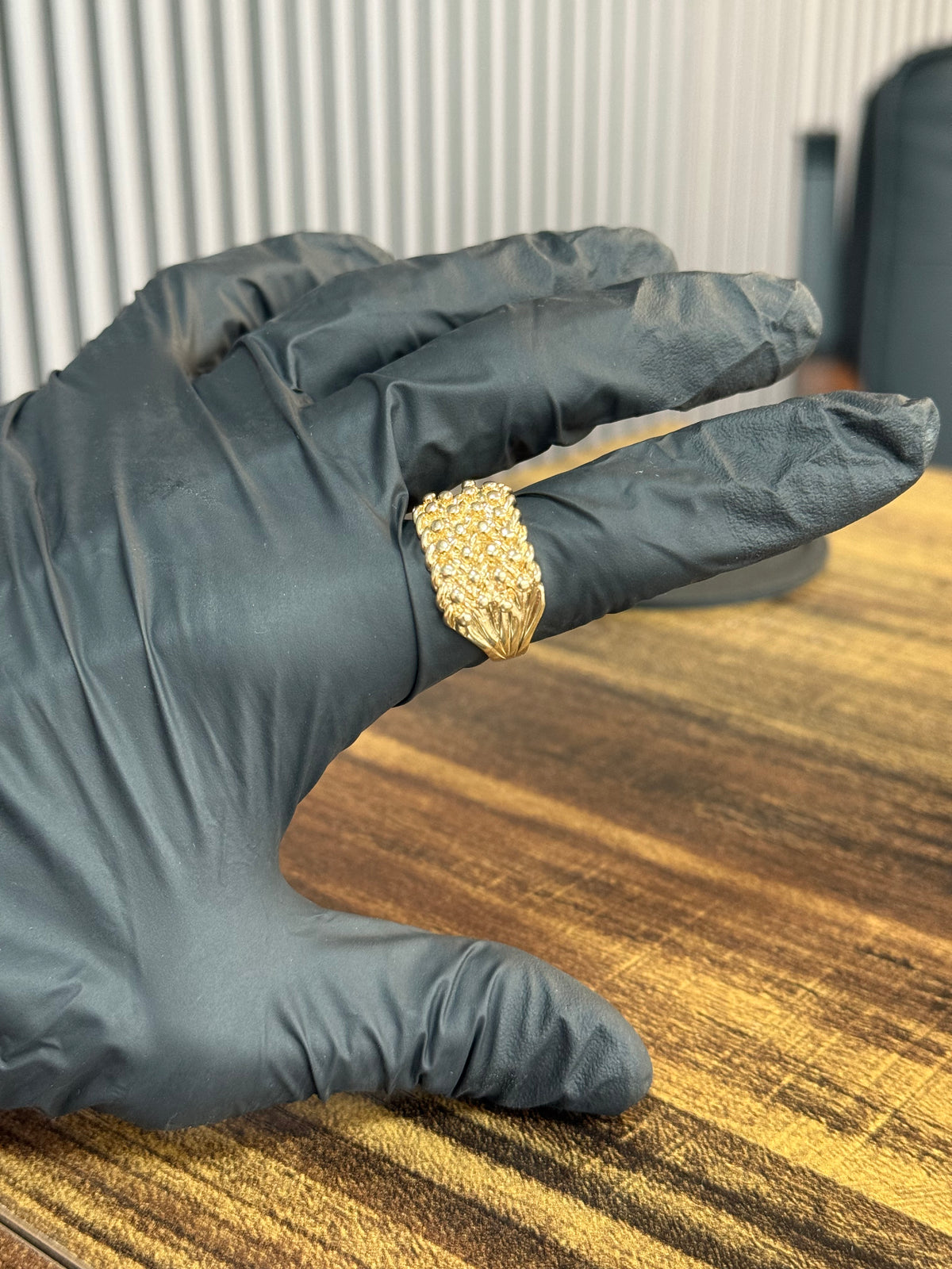 9ct Gold Keeper Ring Size W 9.4g