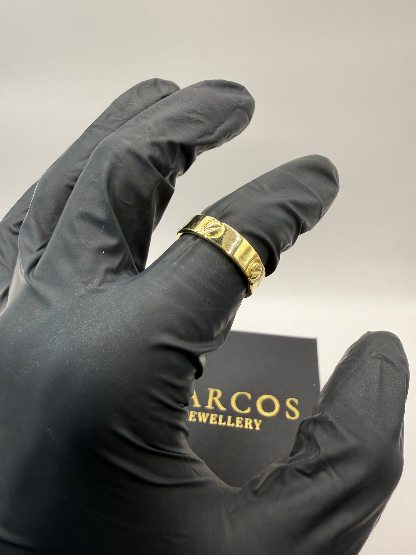 9ct Gold Designer Style Ring