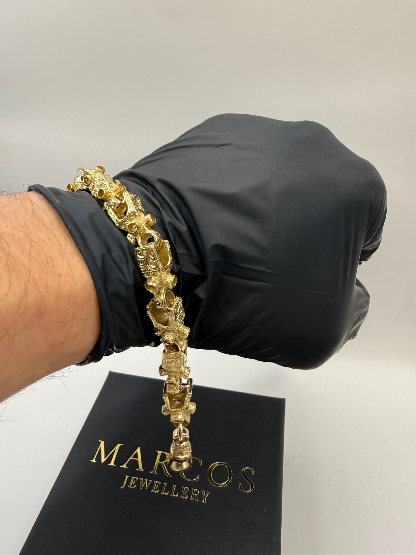 9ct Gold Lego Bracelet 9" 12mm 44.47g