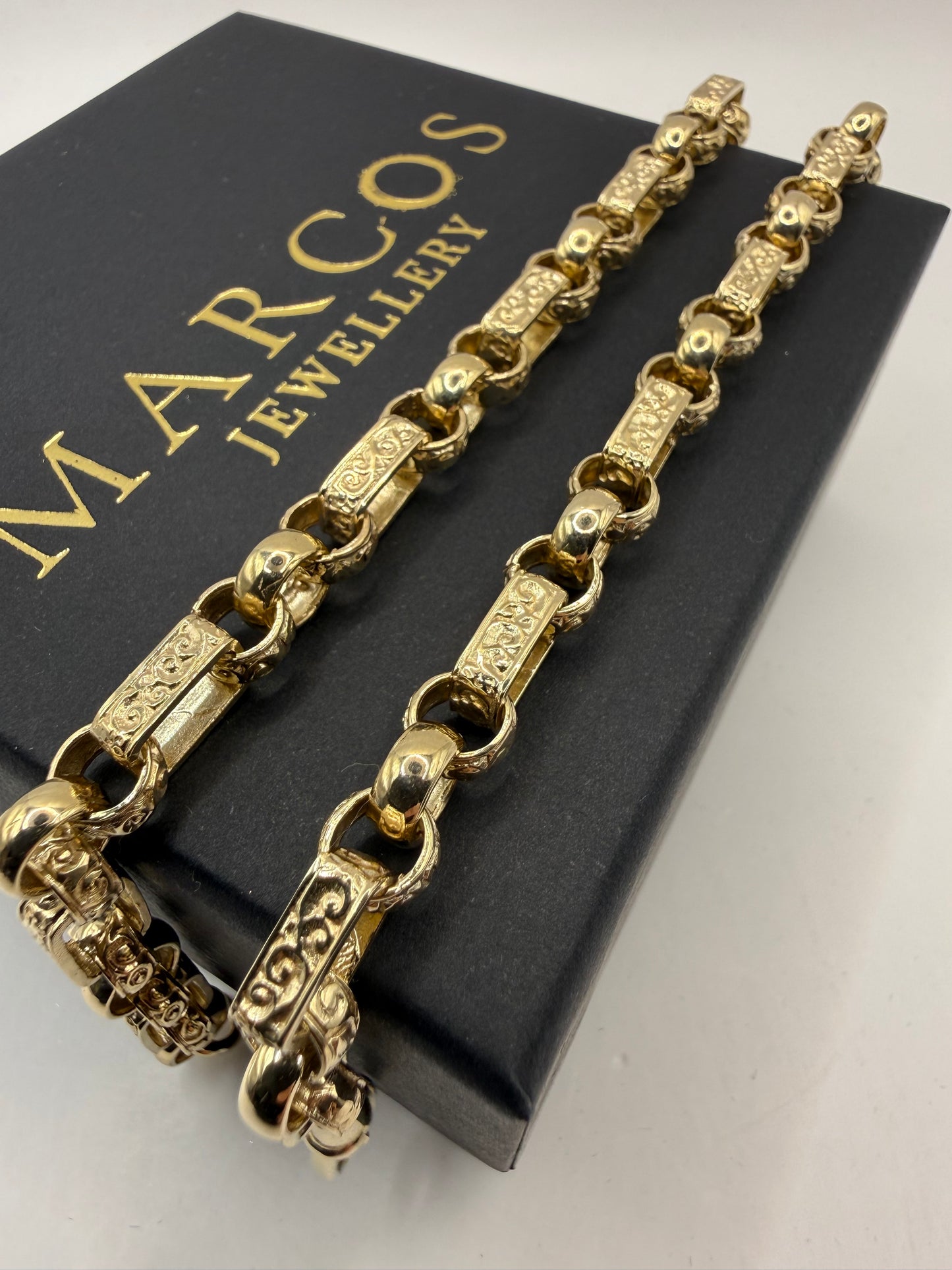 9ct Gold Gypsy Bracelet 7.25" 8mm 19.39g