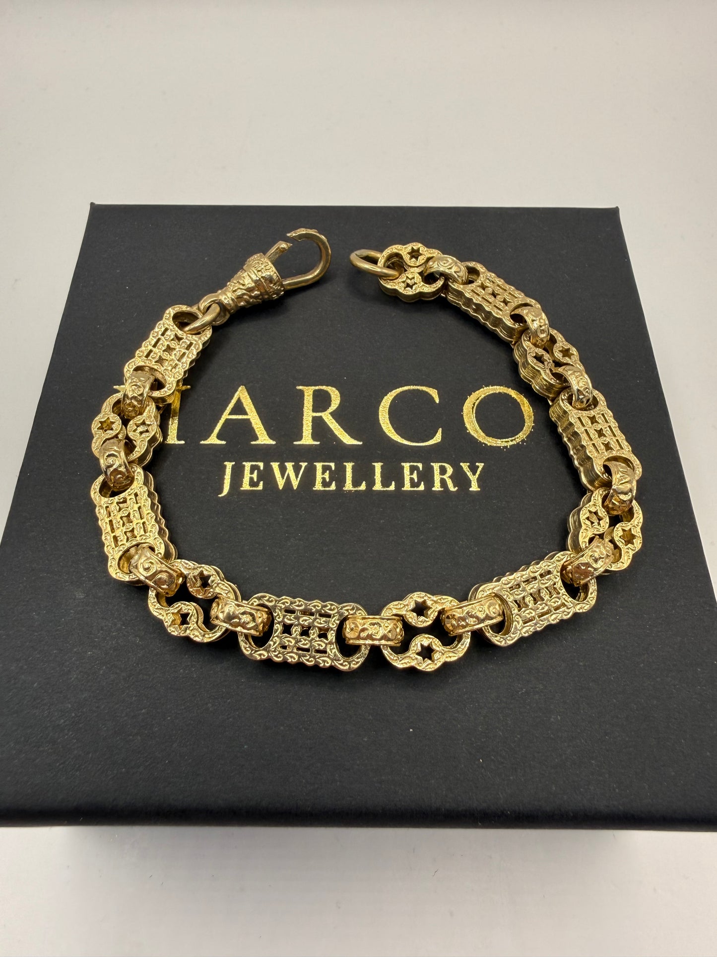 9ct Gold Stars & Bars Bracelet 9.25" 9mm 28.23g