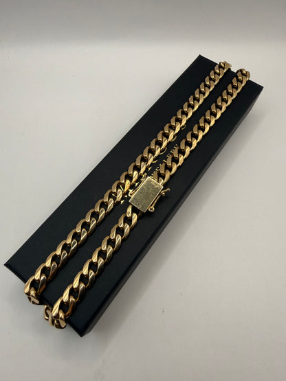 9ct Gold Curb Chain 22" 10mm 124.49g