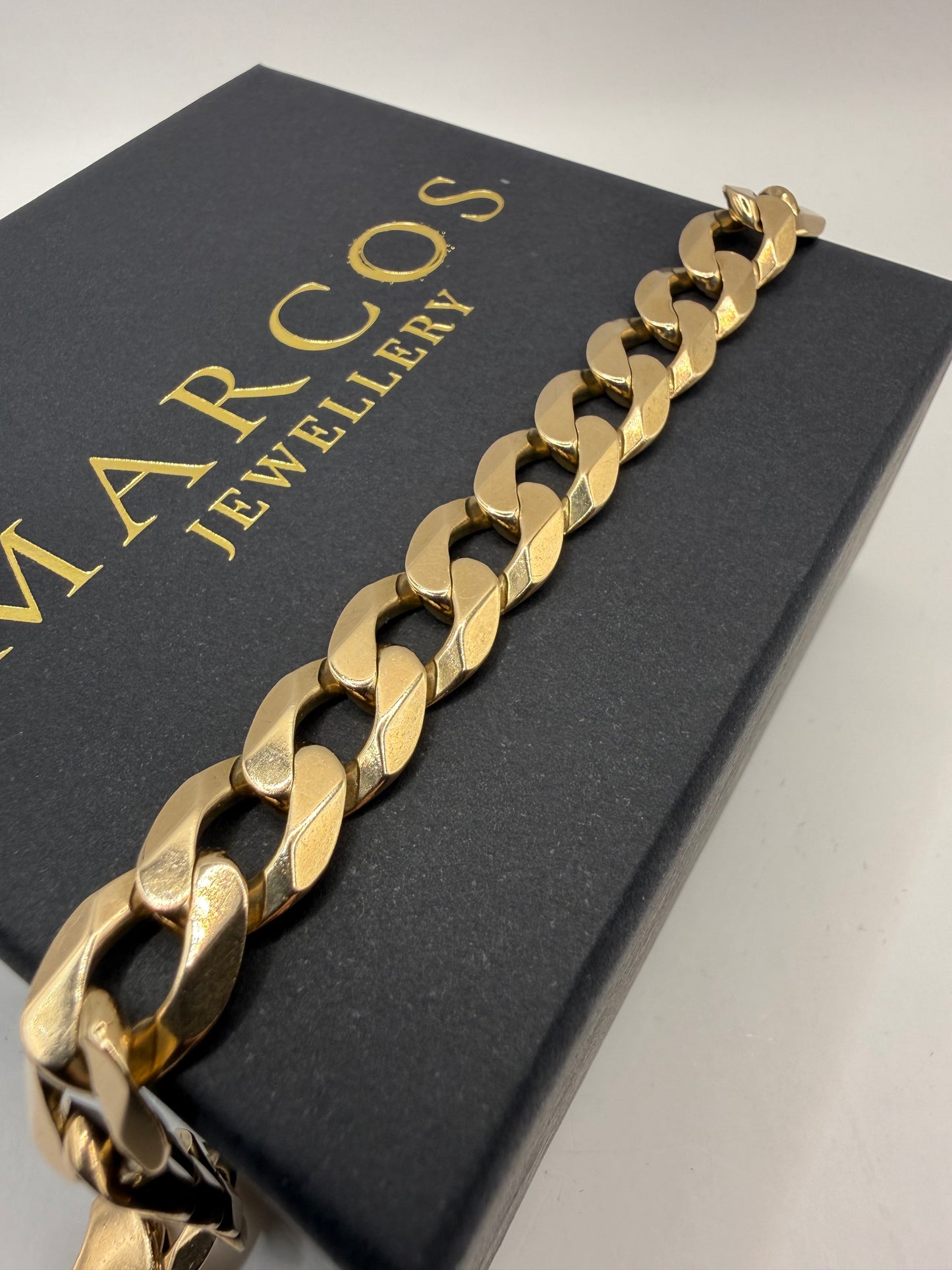 9ct Gold Curb Bracelet 9" 11/12mm 35.48g