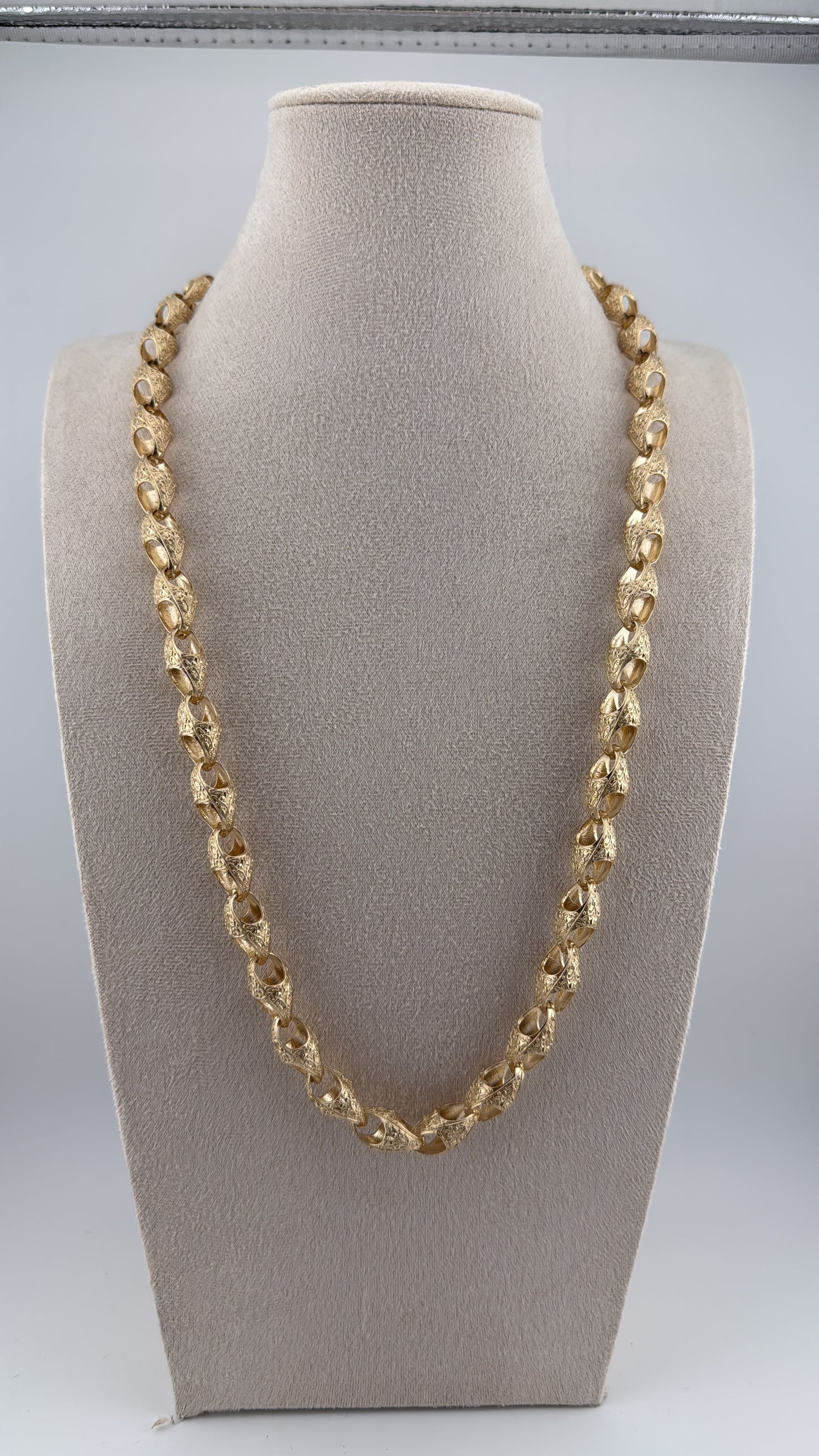 9ct Gold Acorn Chain 25.5" 11mm 87.85g