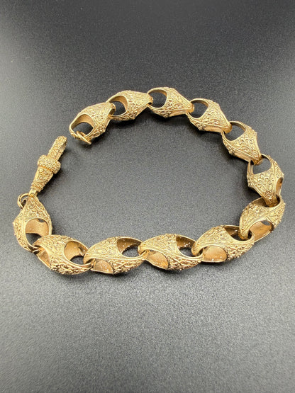 9ct Gold Acorn Bracelet 8.75" 11mm 29.39g