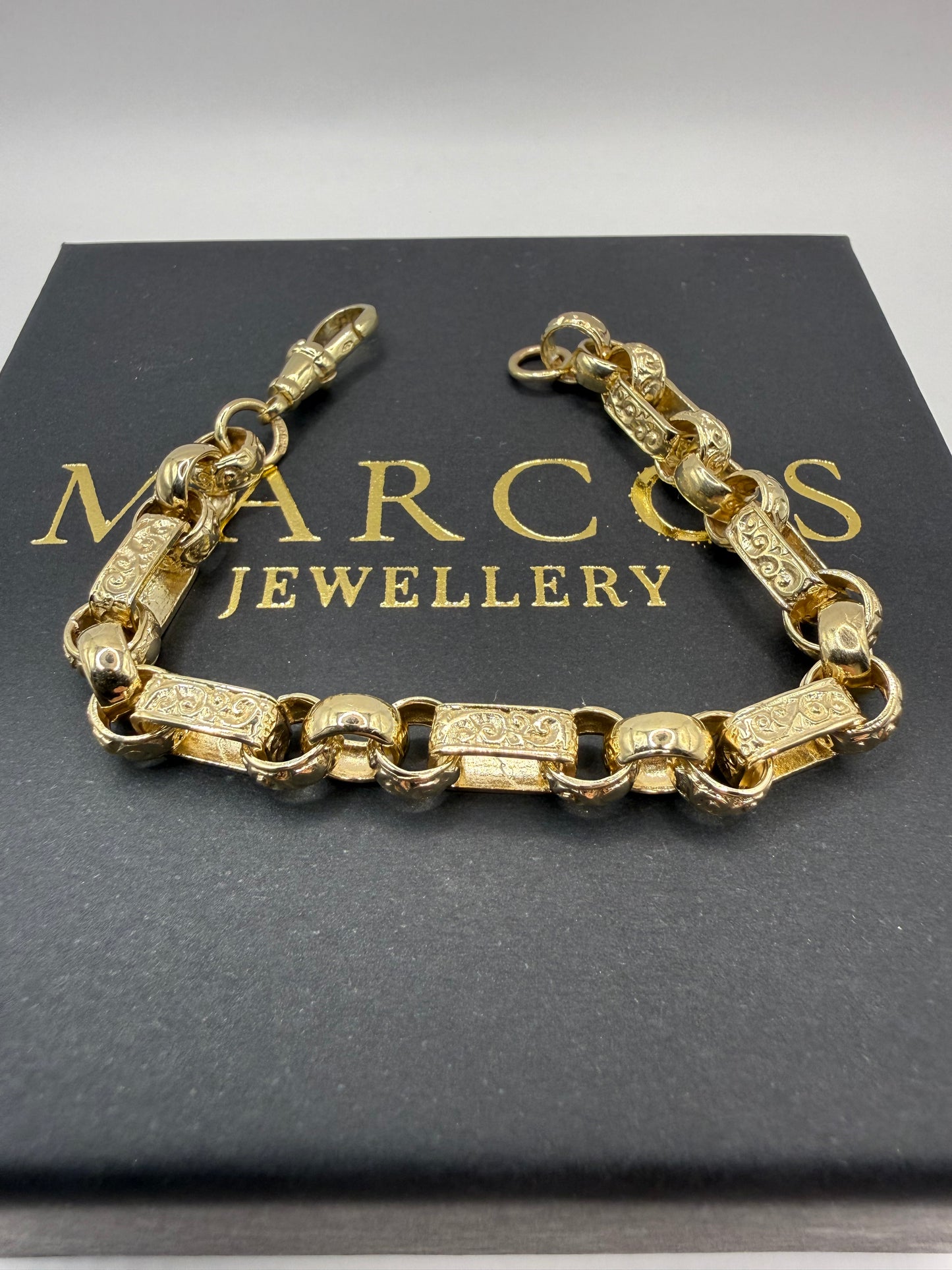 9ct Gold Gypsy Bracelet 7" 8mm 17.05g