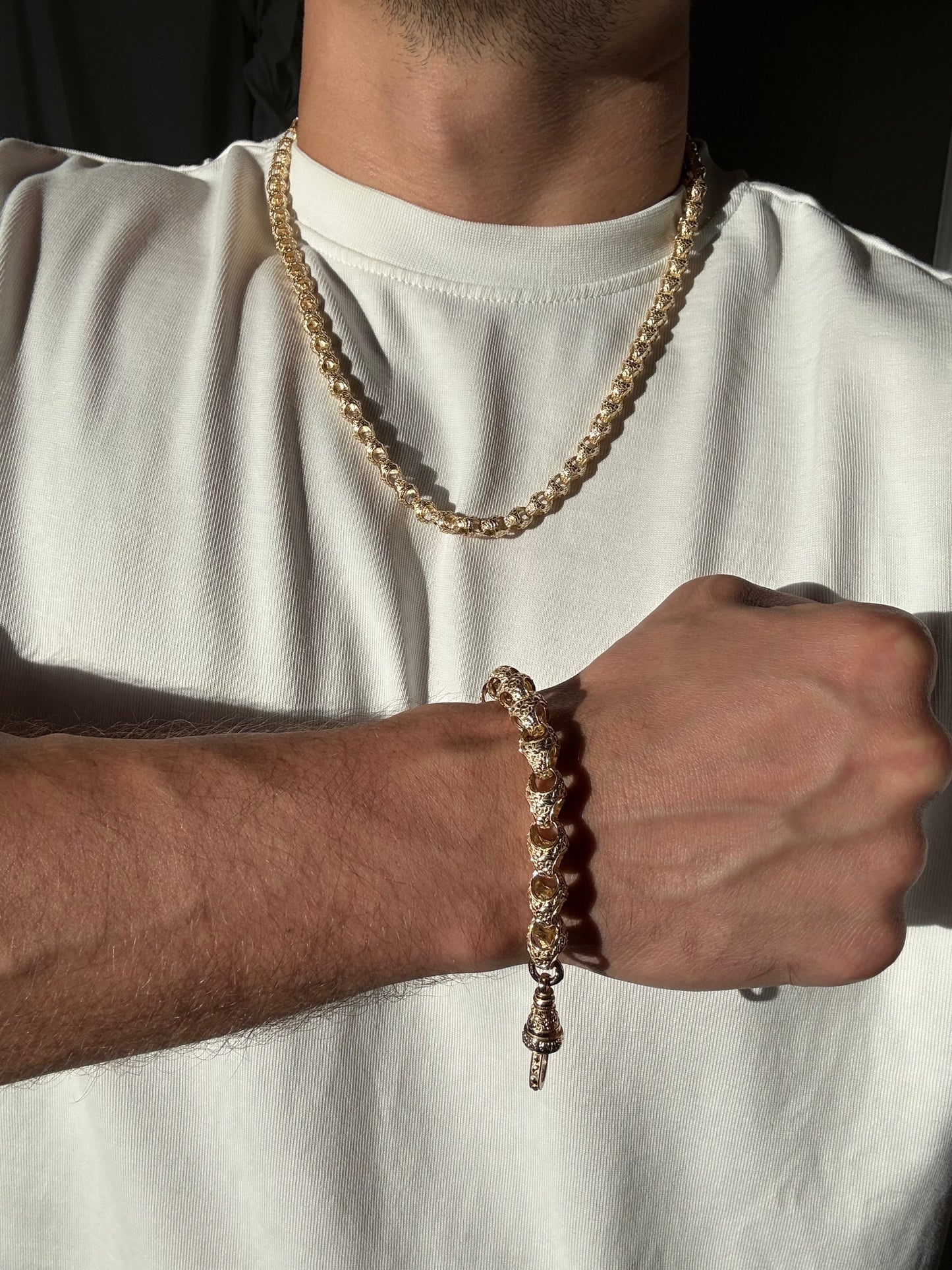 9ct Gold Acorn Chain 24.25" 8mm 62.82g