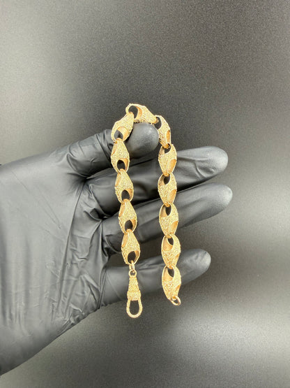 9ct Gold Acorn Bracelet 8.75" 11mm 29.39g