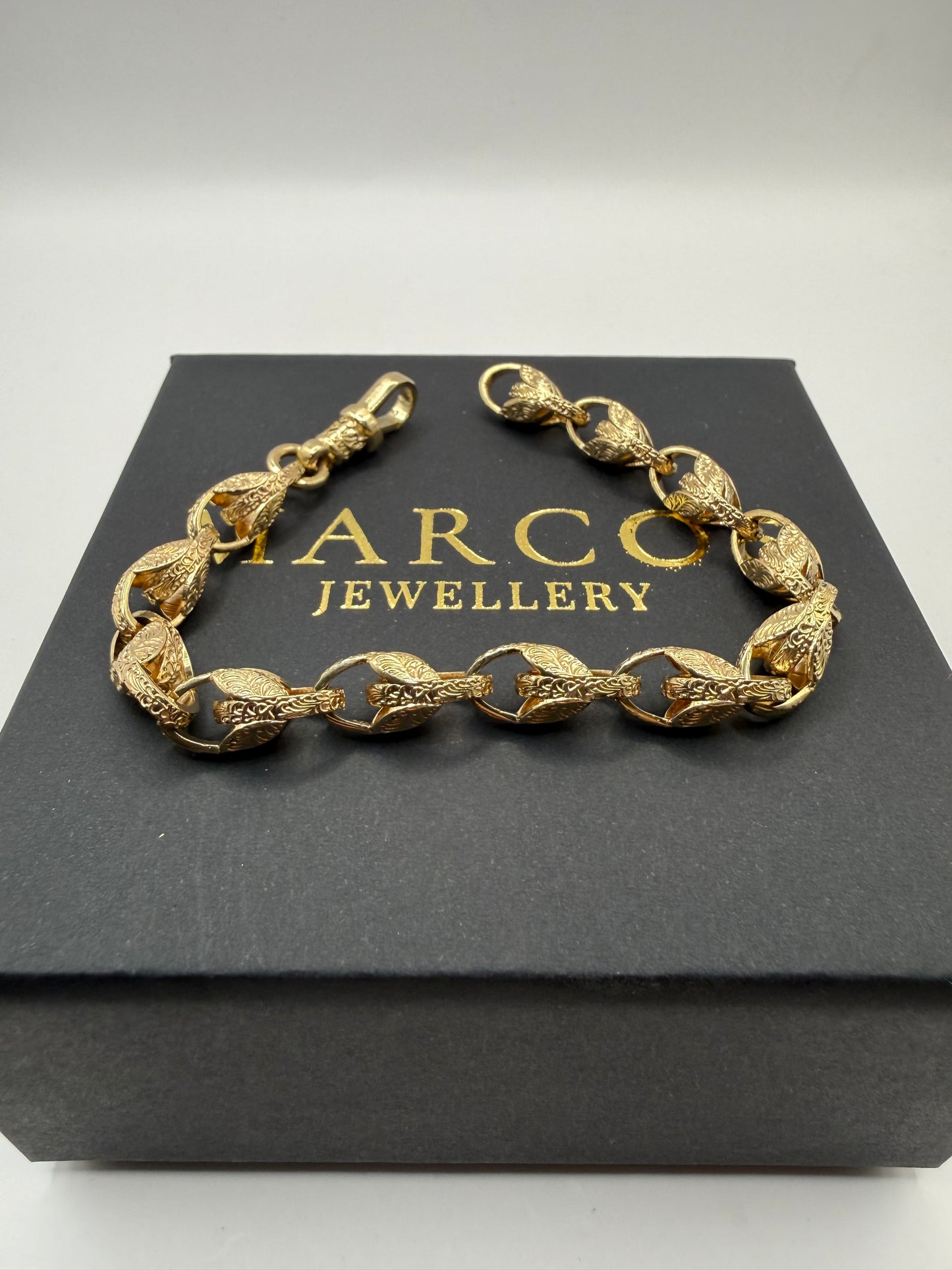 9ct Gold Tulip Bracelet 8" 8mm 25.88g