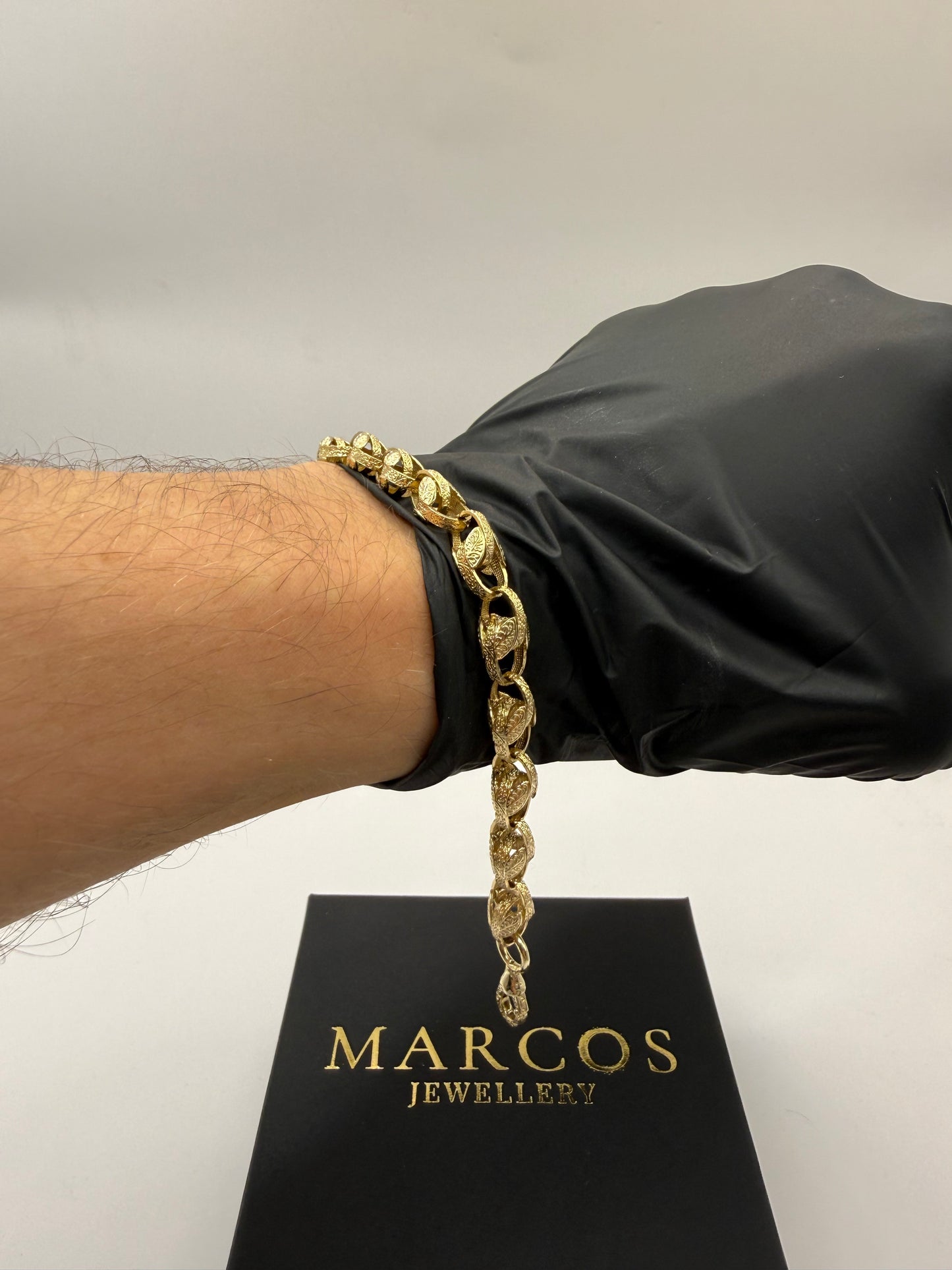 9ct Gold Tulip Bracelet 8.75" 8mm 15.67g