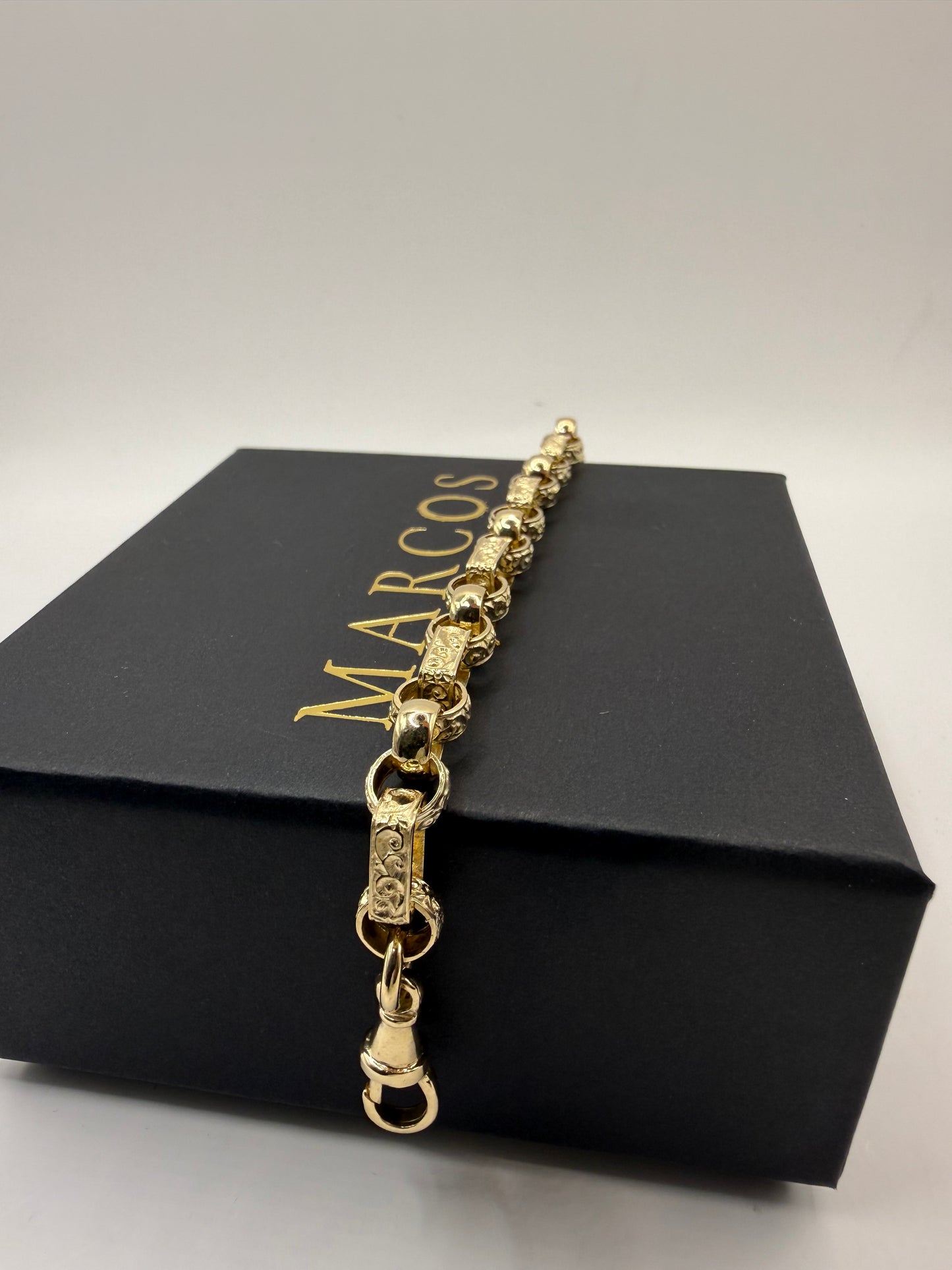 9ct Gold Gypsy Bracelet 7.5" 8mm 19.06g