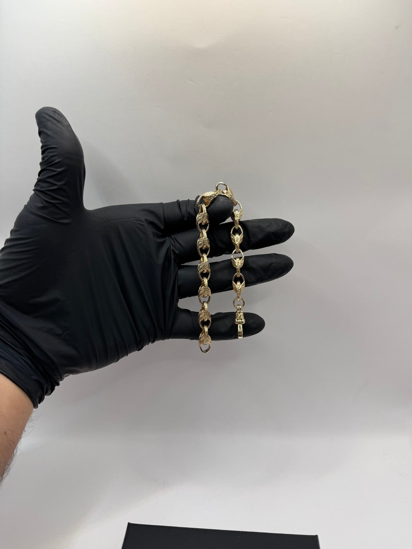 9ct Gold Tulip Bracelet 8" 8mm 26.72g