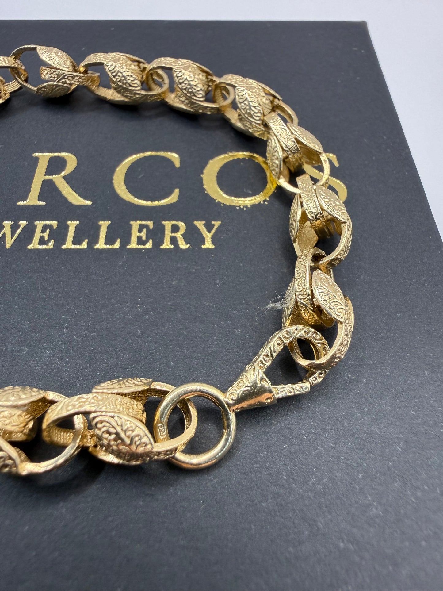 9ct Gold Tulip Bracelet 8.75" 8mm 15.67g