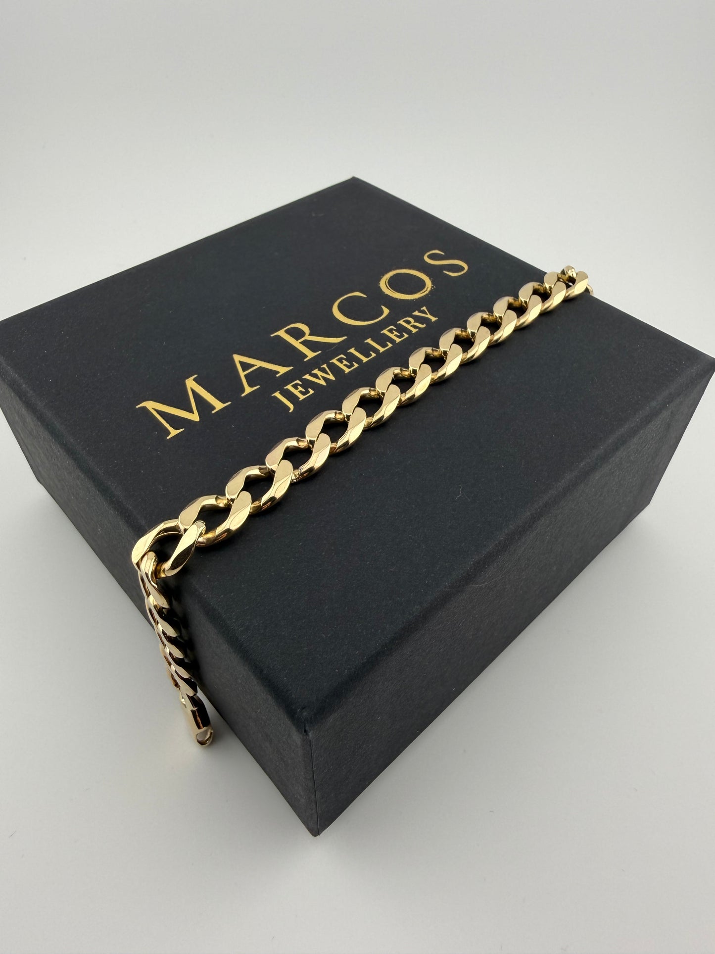 9ct Gold Curb Bracelet 8.2" 8mm 23.59g