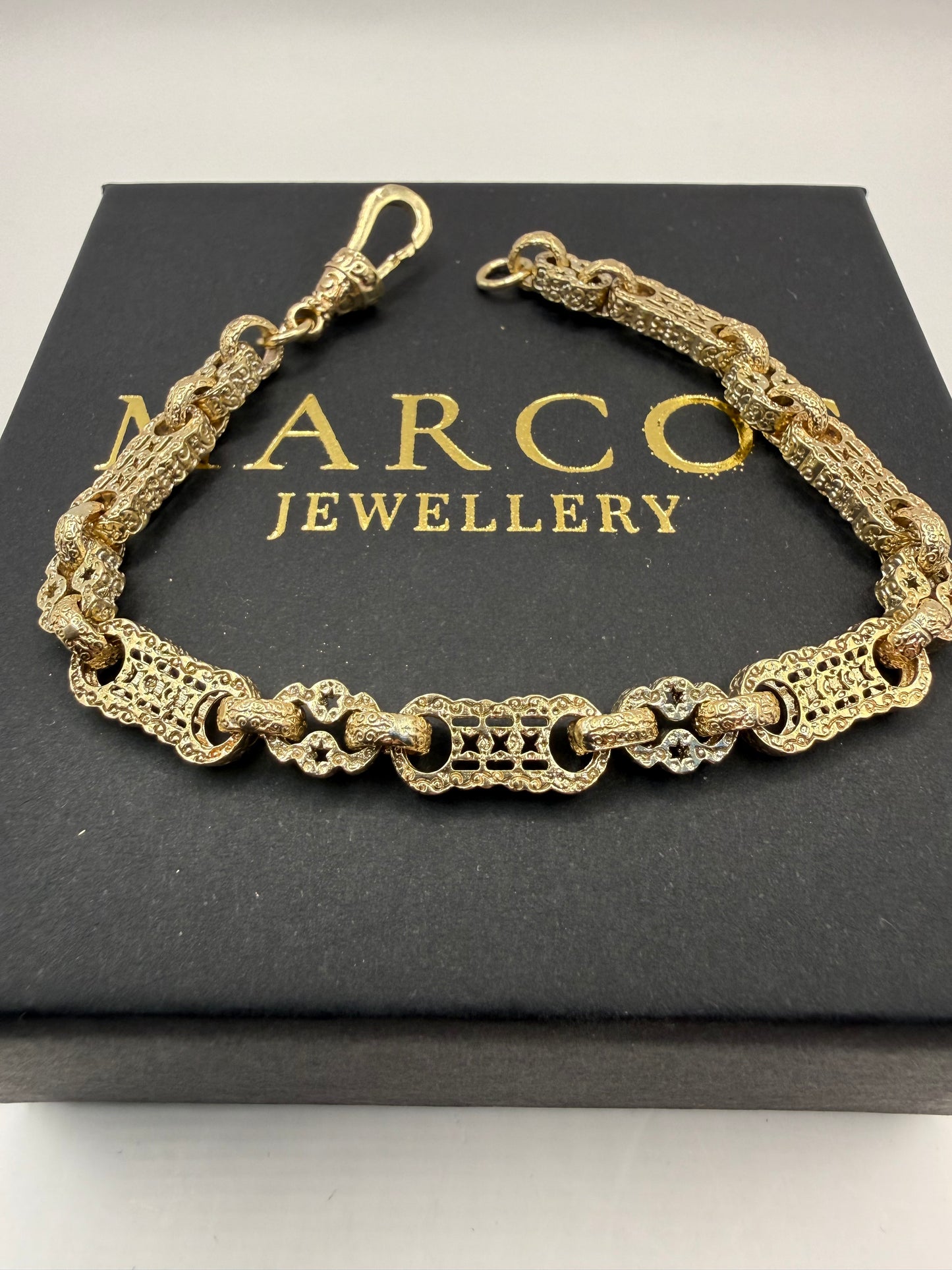 9ct Gold Stars & Bars Bracelet 8.5" 7mm 21.86g