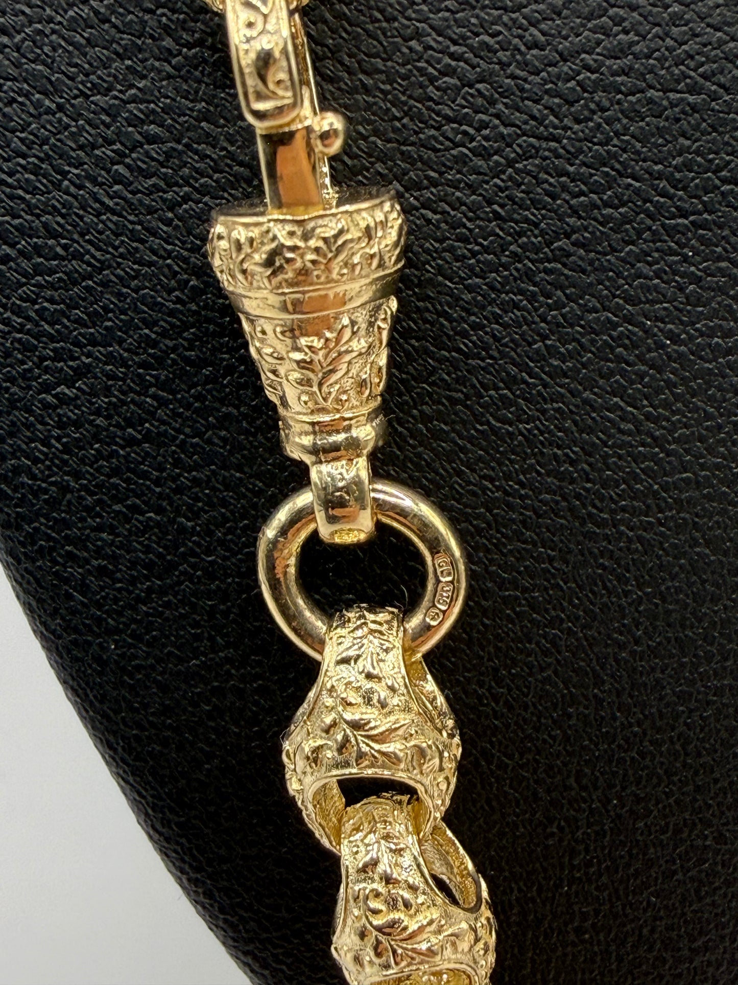 9ct Gold Acorn Chain 24.25" 8mm 62.82g