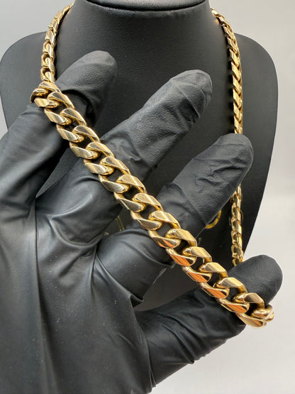 9ct Gold Curb Chain 22" 10mm 124.49g