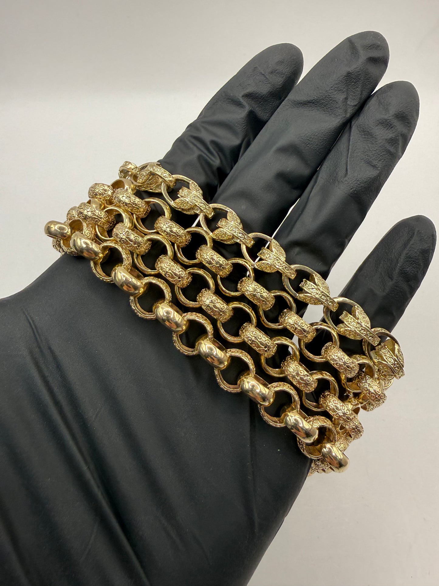 9ct Gold Belcher Bracelet 8.5" 11mm 23.6g