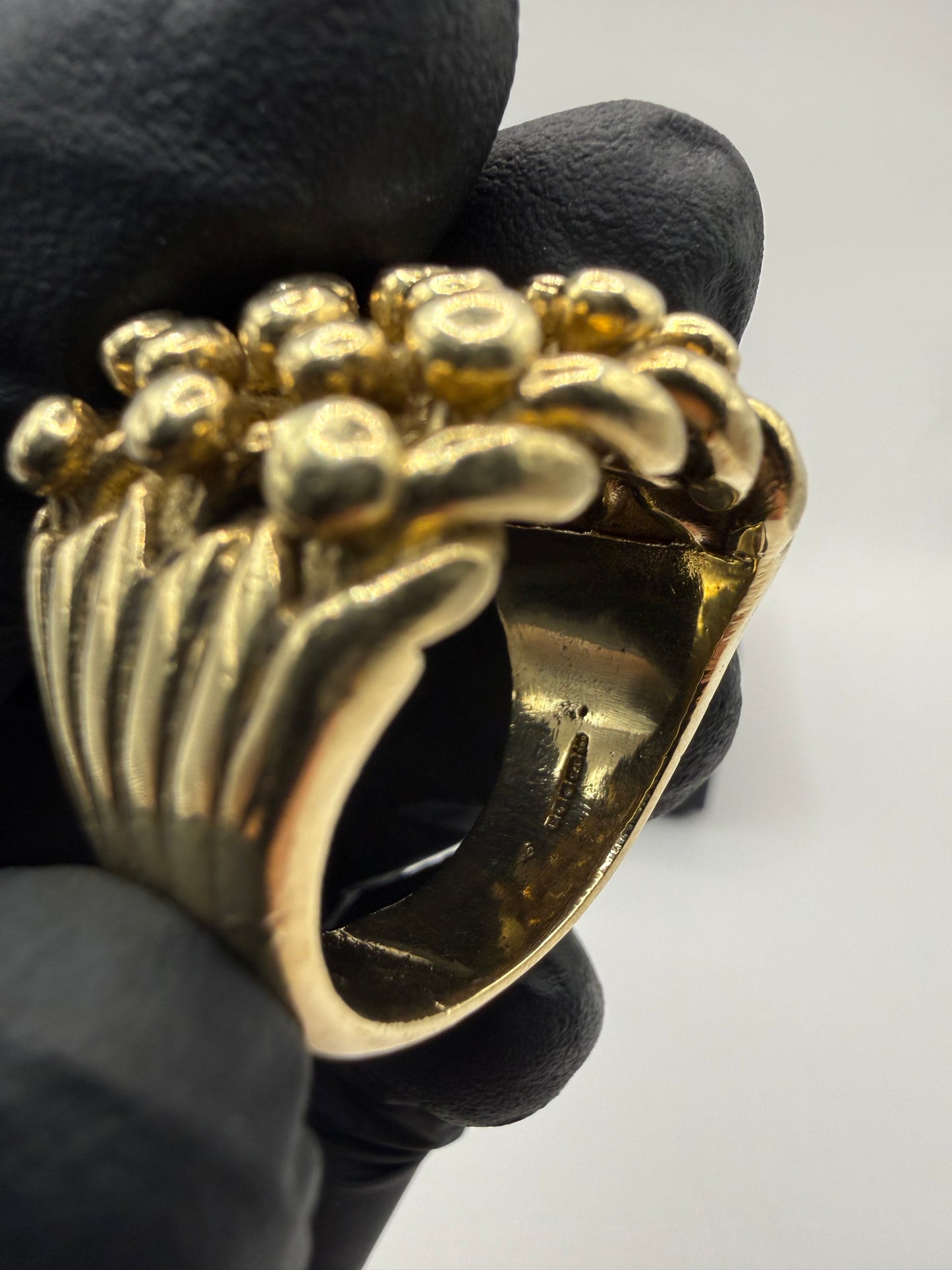 9ct Gold Keeper Ring Size Z 38.33g