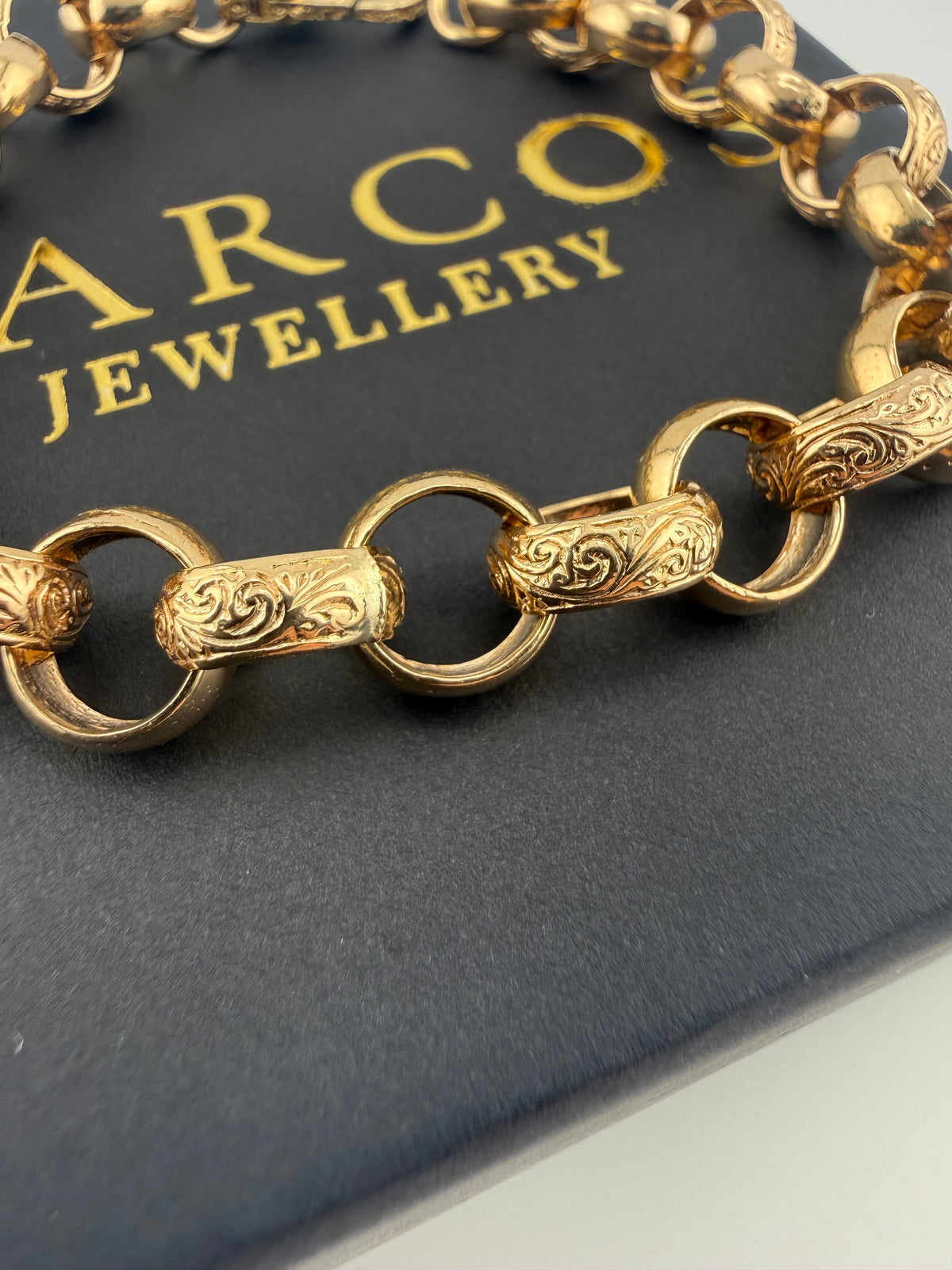9ct Gold Belcher Bracelet 8.5" 11mm 27.5g