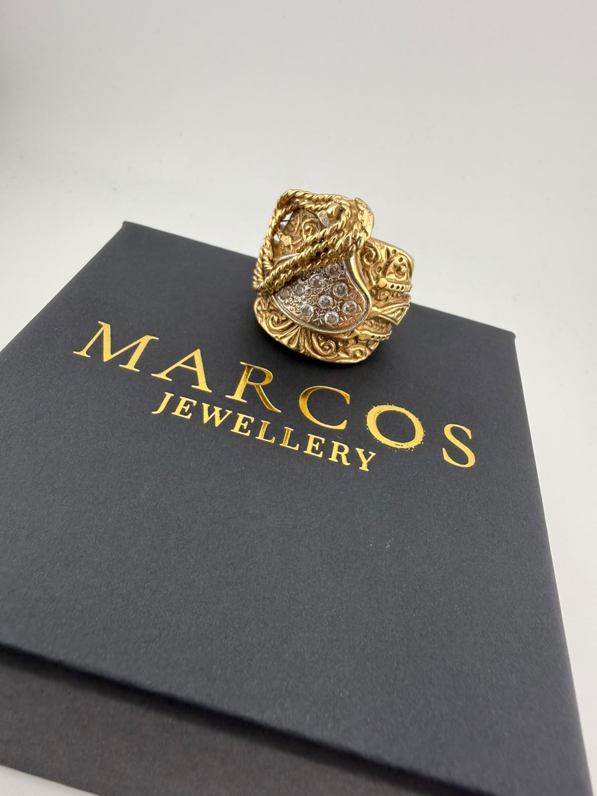 9ct Gold Saddle Ring Size Z2 50.4g
