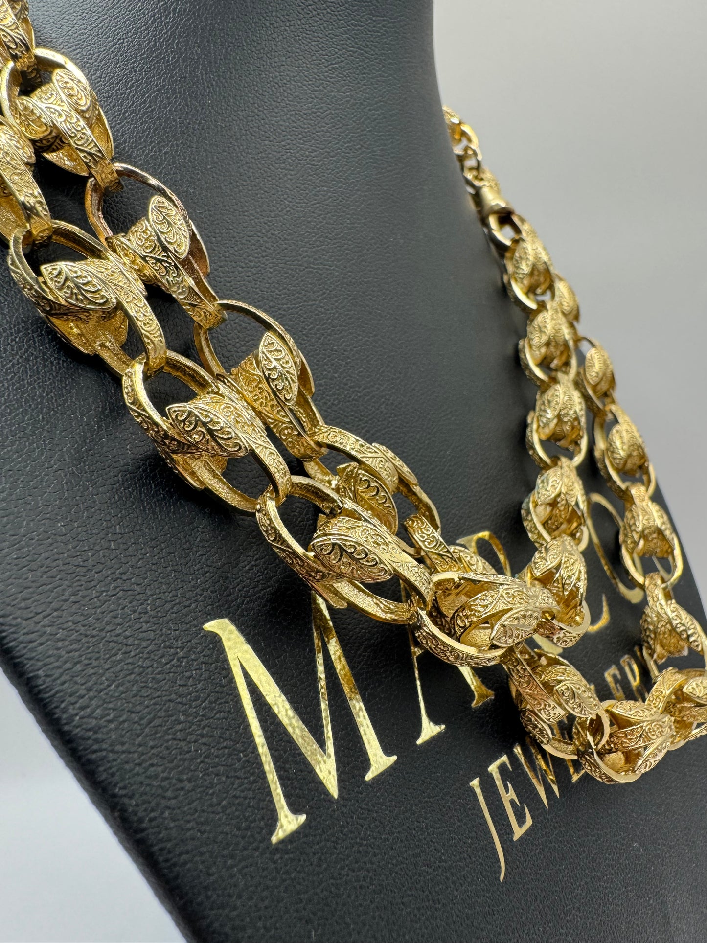 9ct Gold Tulip Chain 35” 10.5mm 96.5g