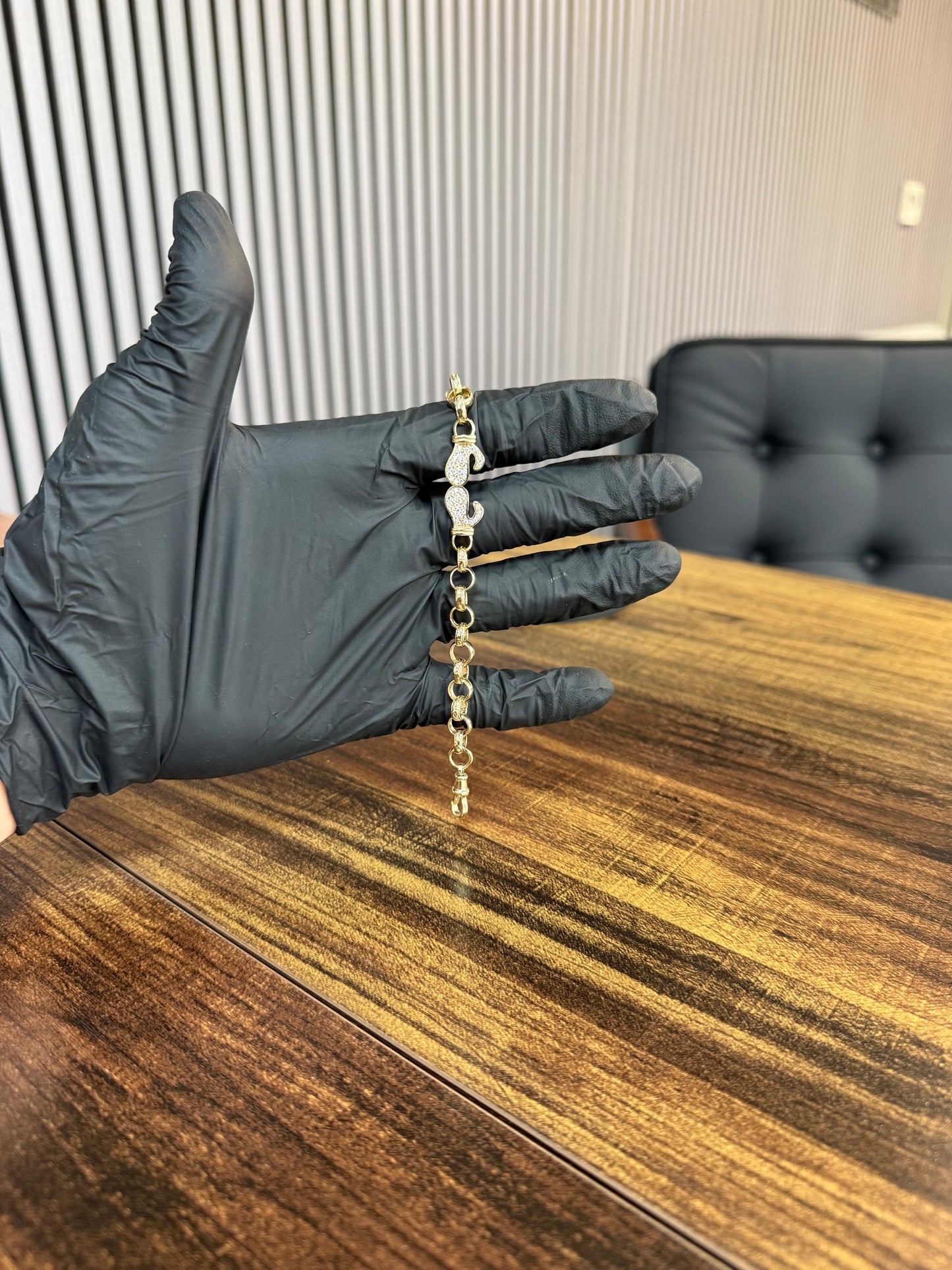9ct Gold Boxing Glove Belcher Bracelet 7.1" 7.5mm 11.1g