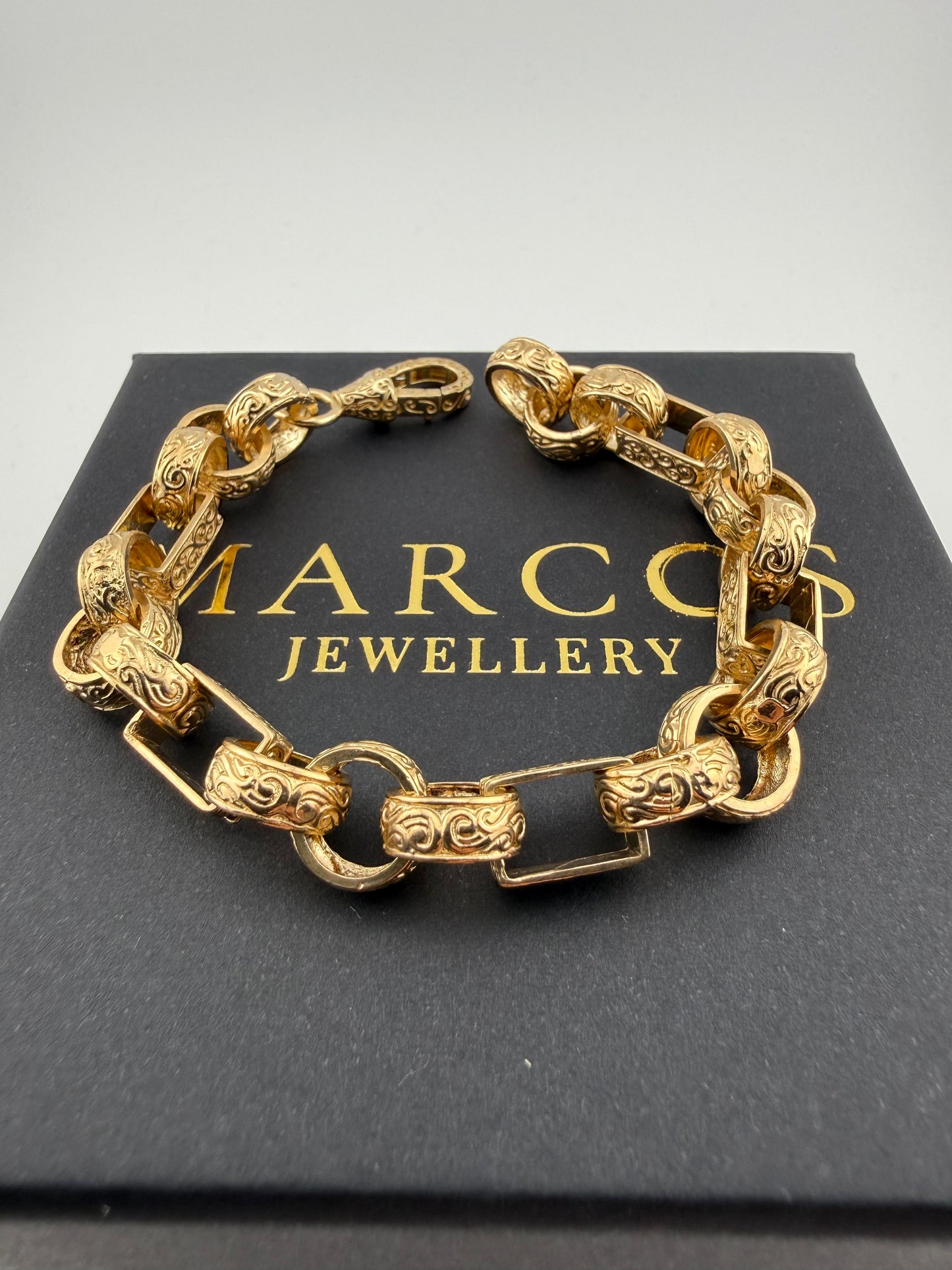 9ct Gold Gypsy Belcher Bracelet 8” 11.5mm 28.79g