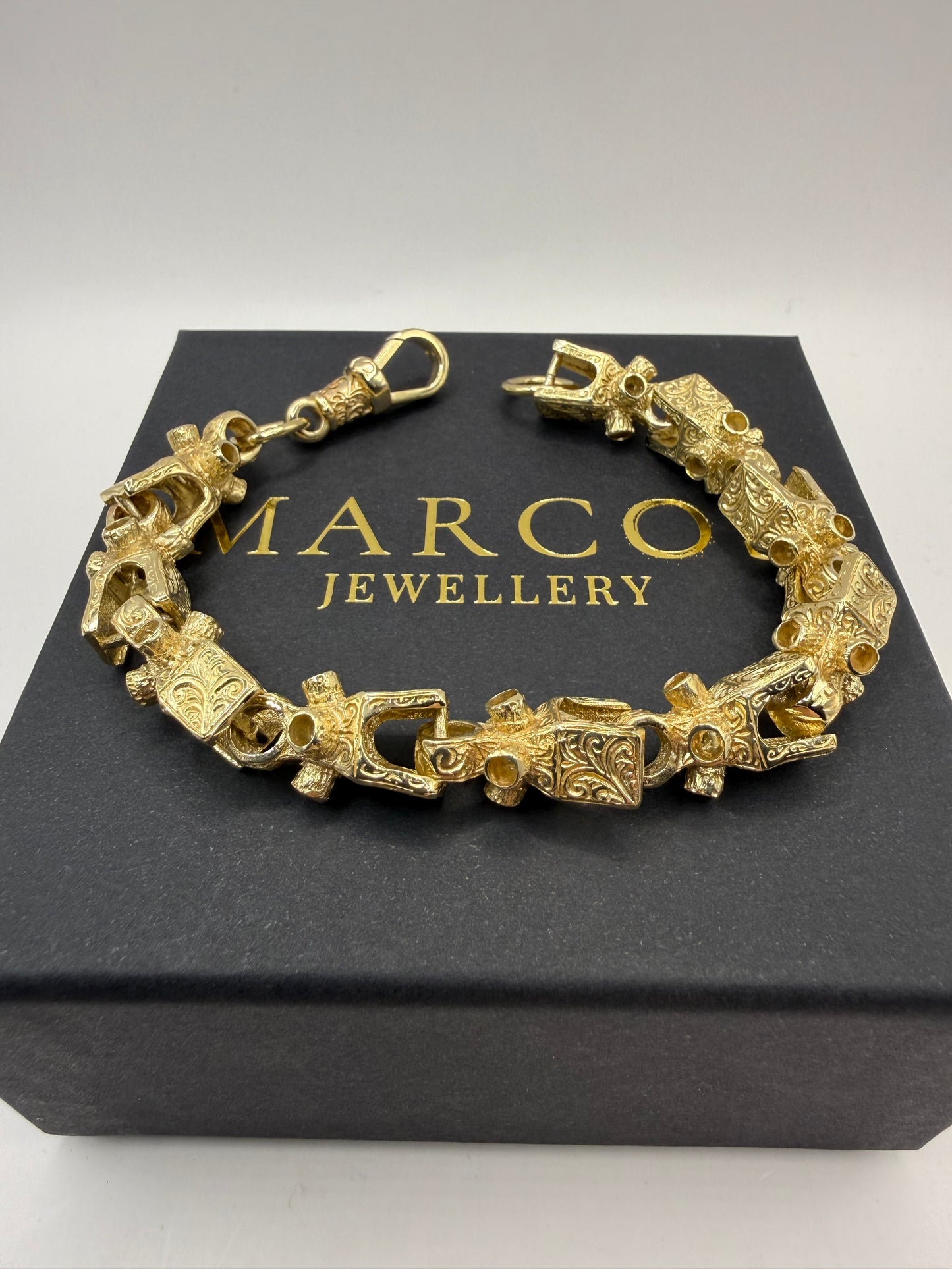 9ct Gold Lego Bracelet 9" 12mm 44.47g