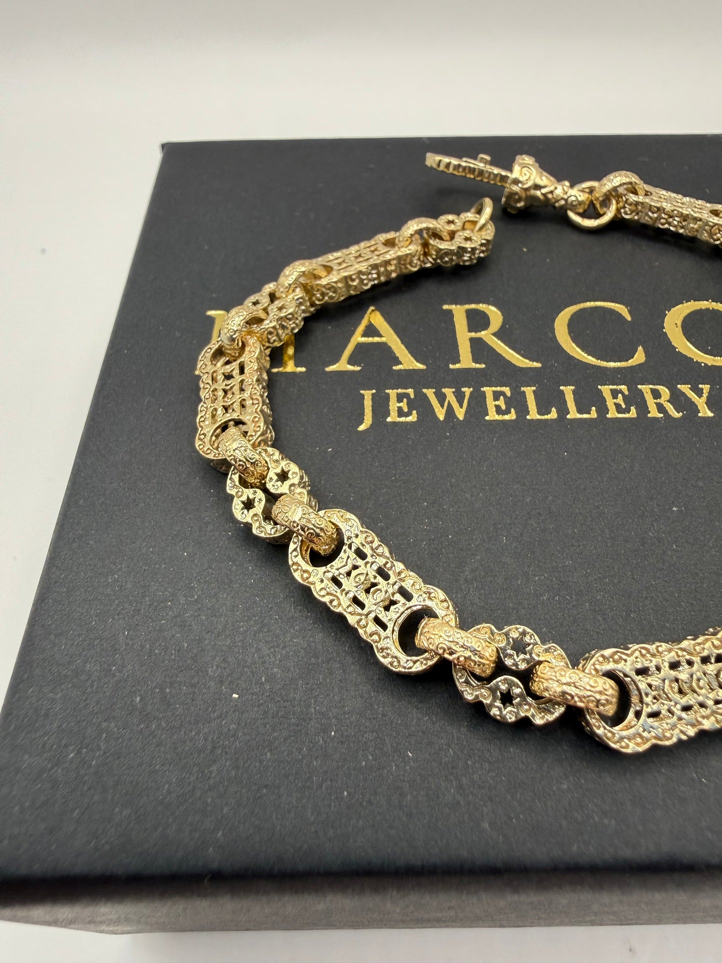 9ct Gold Stars & Bars Bracelet 9" 7mm 22.75g