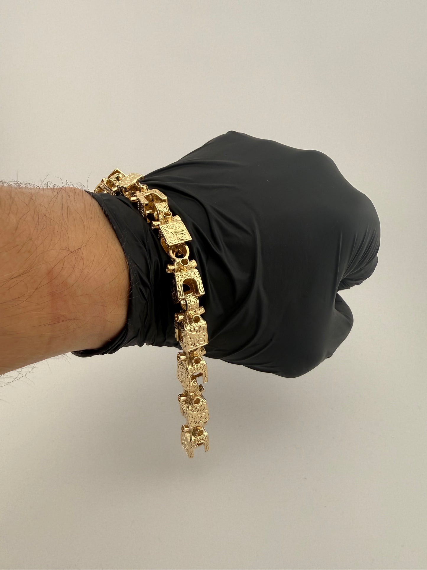 9ct Gold Lego Bracelet 8.45" 11mm 42g