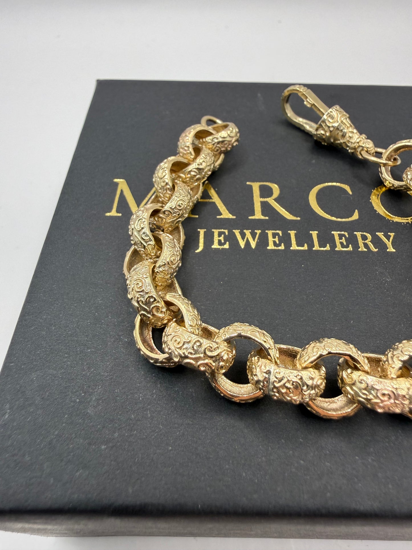 9ct Gold Belcher Bracelet 7.75" 11mm 33g