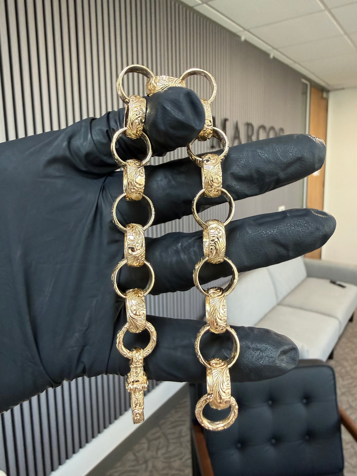9ct Gold Belcher Bracelet 9.25" 14mm 35.4g